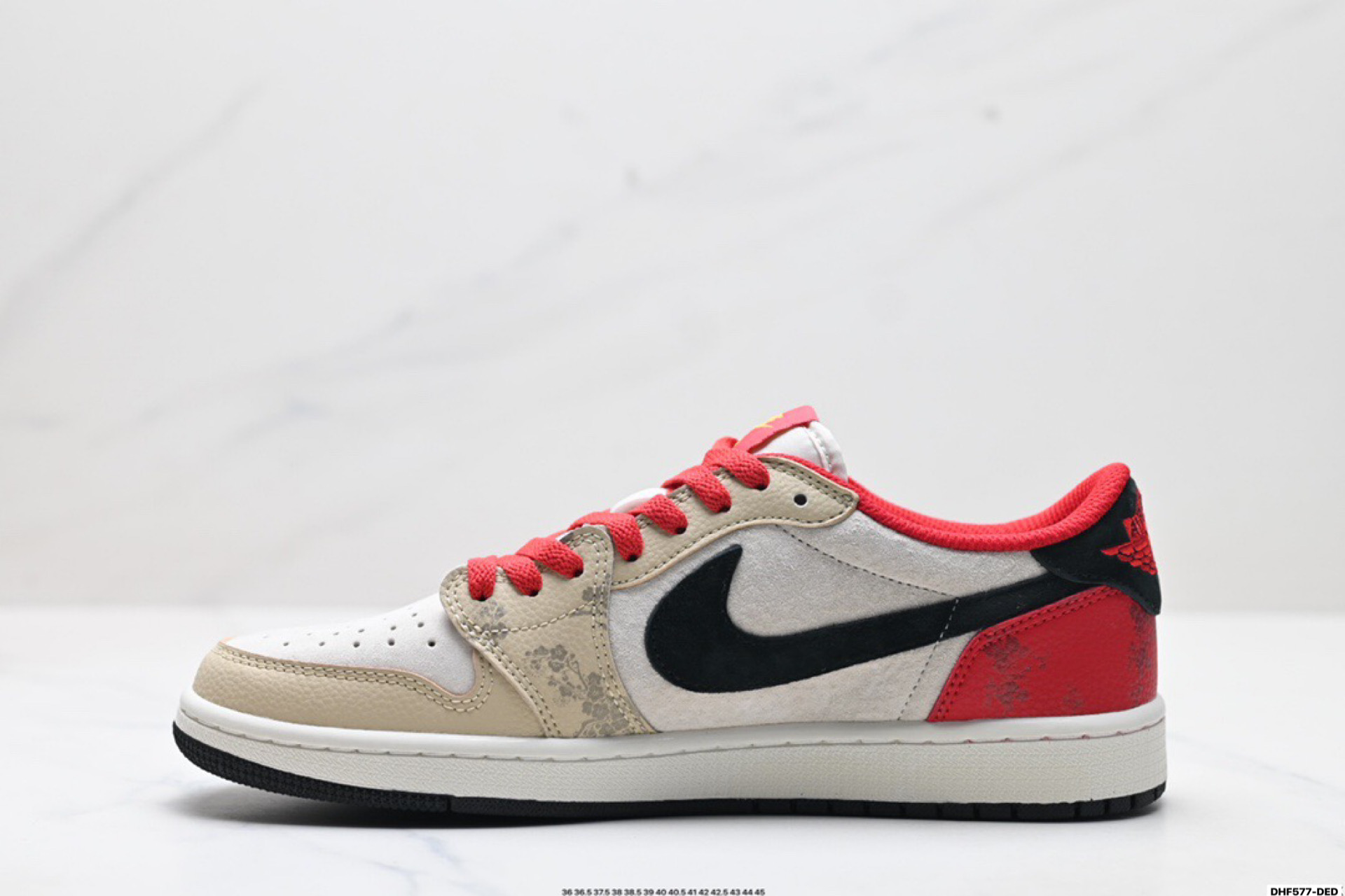 特价‼️💰105
公司级✅Nike Air Jordan 1 x Travis Scott AJ1倒勾 乔一倒钩 ‘DIY’定制 耐克 低帮文化篮球鞋 
完美品质出货 细节如图所示  鞋面切割工整  冲孔整齐干净 中底拉帮线 整体清洁度非常好
货号:DM7866-077
尺码:36 36.5 37.5 38 38.5 39 40 40.5 41 42 42.5 43 44 45
ID:DHF577-DED