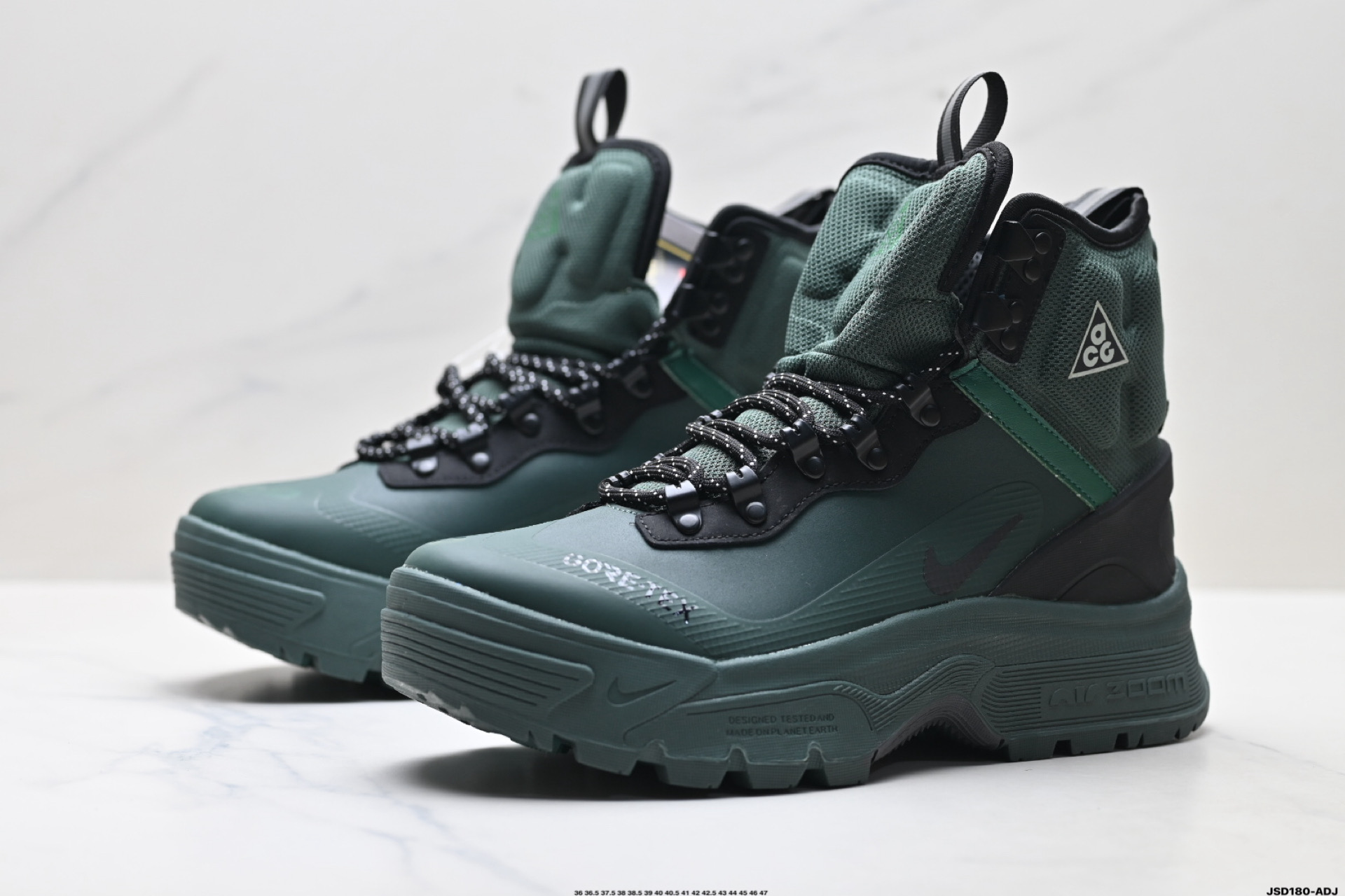 💰220
公司级✅Nike耐克ACG GORE-TEX男女户外耐磨运动鞋秋季透气徒步
这款鞋主打GORE-TEX科技,暴雨天等不良天气也能轻松应对,还配了Air Zoom气垫,踩上去软弹舒适。
鞋底纹路超深,防滑抓地力强,山地石子路都稳得很,户外探险或者城市穿都超有型!
Nike ACG Air Zoom Gaiadome GORE-TEX 男子运动鞋可驾驭多种场合。此鞋款采用耐穿材料,结合 GORE-TEX 技术和经过精心调整的大号凸起底纹,可驾驭陡峭山坡。简而言之,无论是徒步、背包旅行或是简单的探索,这双鞋都能满足你。
货号:DD2858–100
尺码:36 36.5 37.5 38 38.5 39 40 40.5 41 42 42.5 43 44 45 46 47
lD:JSD180-ADJ