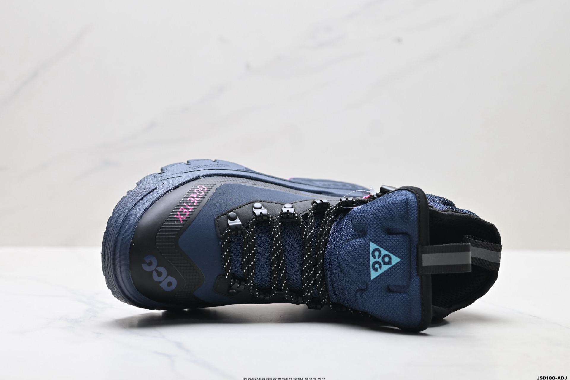 💰220
公司级✅Nike耐克ACG GORE-TEX男女户外耐磨运动鞋秋季透气徒步
这款鞋主打GORE-TEX科技,暴雨天等不良天气也能轻松应对,还配了Air Zoom气垫,踩上去软弹舒适。
鞋底纹路超深,防滑抓地力强,山地石子路都稳得很,户外探险或者城市穿都超有型!
Nike ACG Air Zoom Gaiadome GORE-TEX 男子运动鞋可驾驭多种场合。此鞋款采用耐穿材料,结合 GORE-TEX 技术和经过精心调整的大号凸起底纹,可驾驭陡峭山坡。简而言之,无论是徒步、背包旅行或是简单的探索,这双鞋都能满足你。
货号:DD2858–100
尺码:36 36.5 37.5 38 38.5 39 40 40.5 41 42 42.5 43 44 45 46 47
lD:JSD180-ADJ