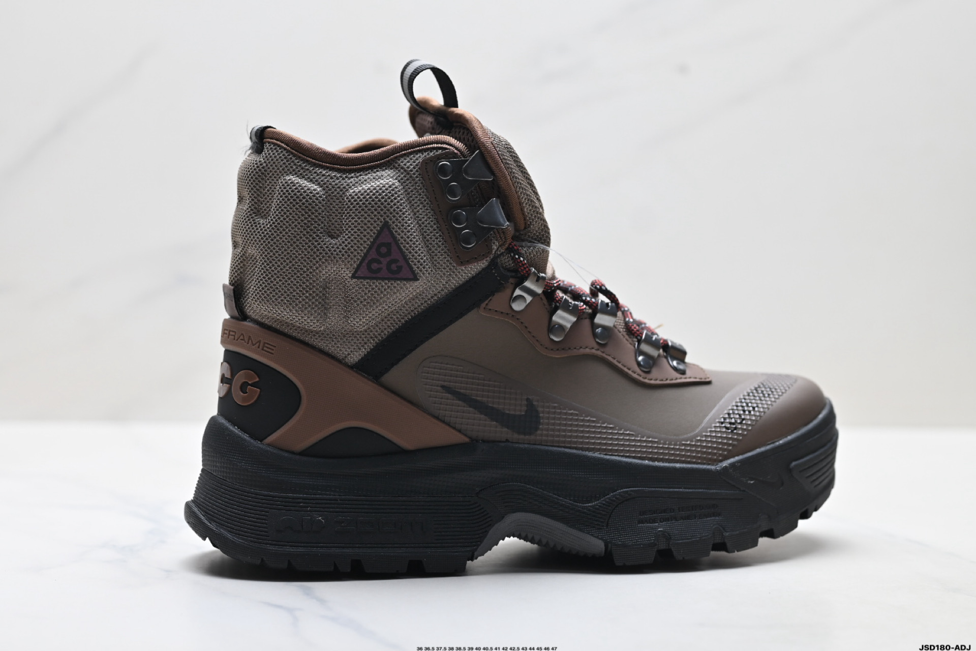 🈴️💰220
公司级✅Nike耐克ACG GORE-TEX男女户外耐磨运动鞋秋季透气徒步
这款鞋主打GORE-TEX科技,暴雨天等不良天气也能轻松应对,还配了Air Zoom气垫,踩上去软弹舒适。
鞋底纹路超深,防滑抓地力强,山地石子路都稳得很,户外探险或者城市穿都超有型!
Nike ACG Air Zoom Gaiadome GORE-TEX 男子运动鞋可驾驭多种场合。此鞋款采用耐穿材料,结合 GORE-TEX 技术和经过精心调整的大号凸起底纹,可驾驭陡峭山坡。简而言之,无论是徒步、背包旅行或是简单的探索,这双鞋都能满足你。
货号:DD2858–100
尺码:36 36.5 37.5 38 38.5 39 40 40.5 41 42 42.5 43 44 45 46 47
lD:JSD180-ADJ