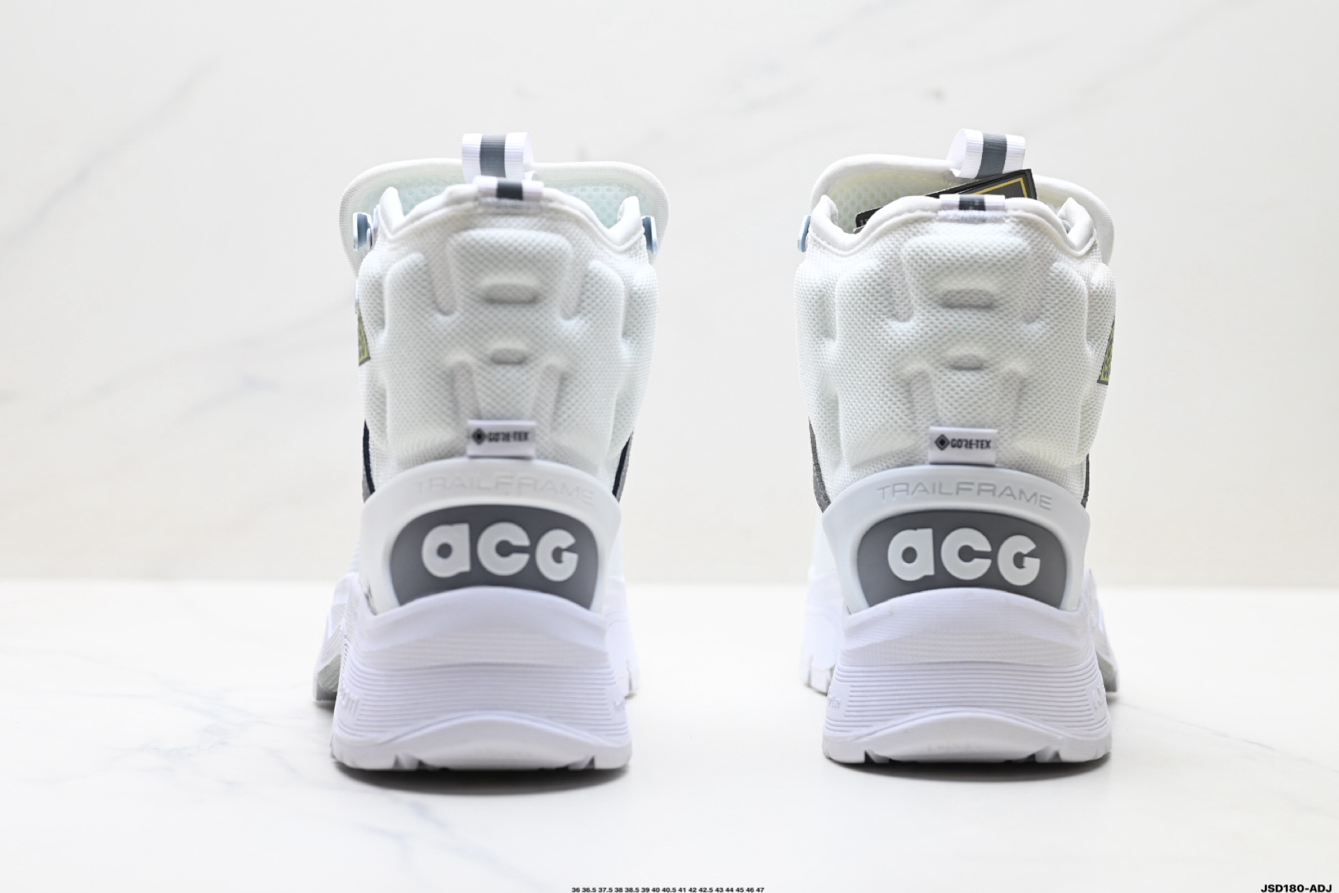 💰220
公司级✅Nike耐克ACG GORE-TEX男女户外耐磨运动鞋秋季透气徒步
这款鞋主打GORE-TEX科技,暴雨天等不良天气也能轻松应对,还配了Air Zoom气垫,踩上去软弹舒适。
鞋底纹路超深,防滑抓地力强,山地石子路都稳得很,户外探险或者城市穿都超有型!
Nike ACG Air Zoom Gaiadome GORE-TEX 男子运动鞋可驾驭多种场合。此鞋款采用耐穿材料,结合 GORE-TEX 技术和经过精心调整的大号凸起底纹,可驾驭陡峭山坡。简而言之,无论是徒步、背包旅行或是简单的探索,这双鞋都能满足你。
货号:DD2858–100
尺码:36 36.5 37.5 38 38.5 39 40 40.5 41 42 42.5 43 44 45 46 47
lD:JSD180-ADJ