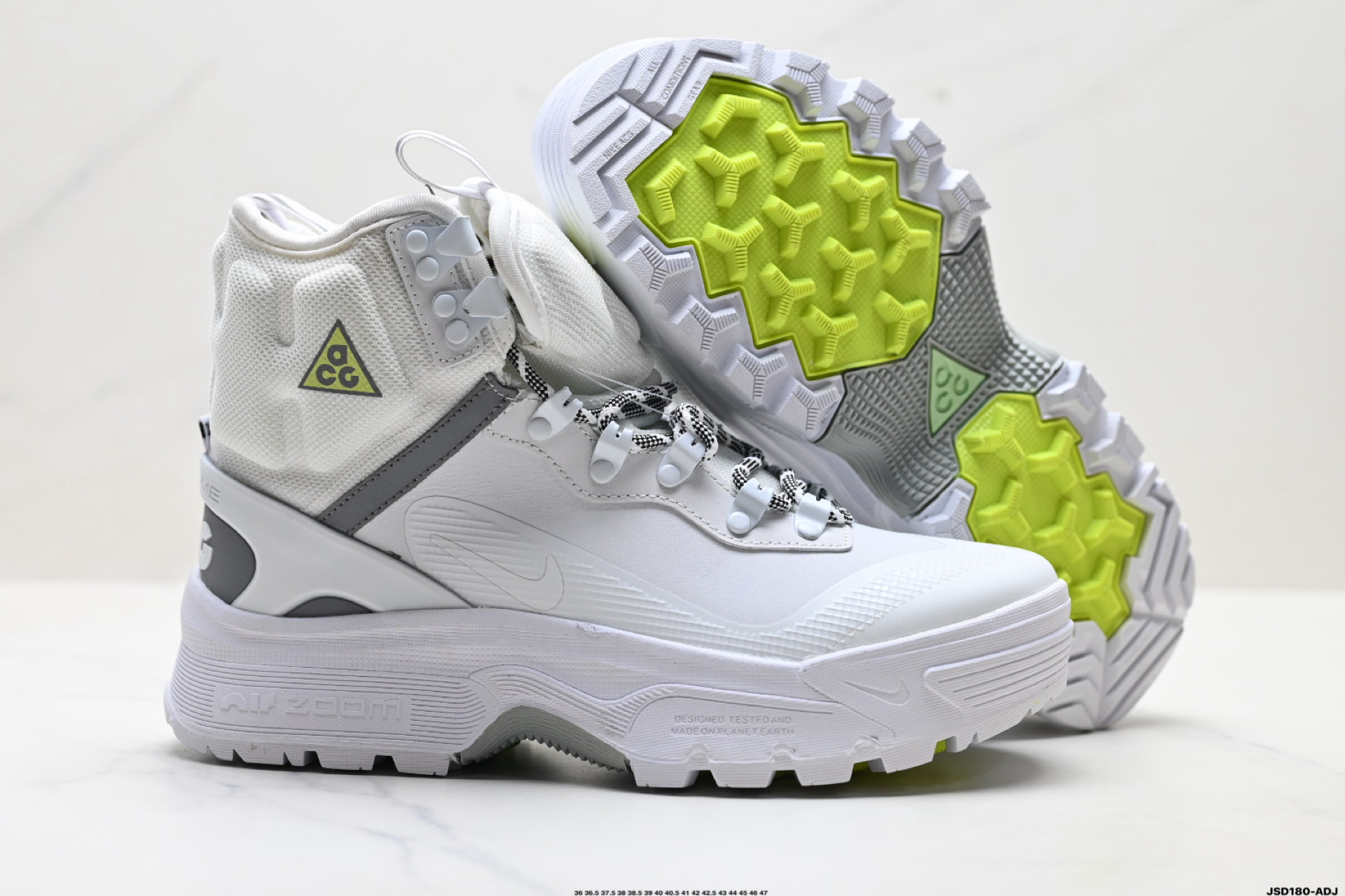 💰220
公司级✅Nike耐克ACG GORE-TEX男女户外耐磨运动鞋秋季透气徒步
这款鞋主打GORE-TEX科技,暴雨天等不良天气也能轻松应对,还配了Air Zoom气垫,踩上去软弹舒适。
鞋底纹路超深,防滑抓地力强,山地石子路都稳得很,户外探险或者城市穿都超有型!
Nike ACG Air Zoom Gaiadome GORE-TEX 男子运动鞋可驾驭多种场合。此鞋款采用耐穿材料,结合 GORE-TEX 技术和经过精心调整的大号凸起底纹,可驾驭陡峭山坡。简而言之,无论是徒步、背包旅行或是简单的探索,这双鞋都能满足你。
货号:DD2858–100
尺码:36 36.5 37.5 38 38.5 39 40 40.5 41 42 42.5 43 44 45 46 47
lD:JSD180-ADJ