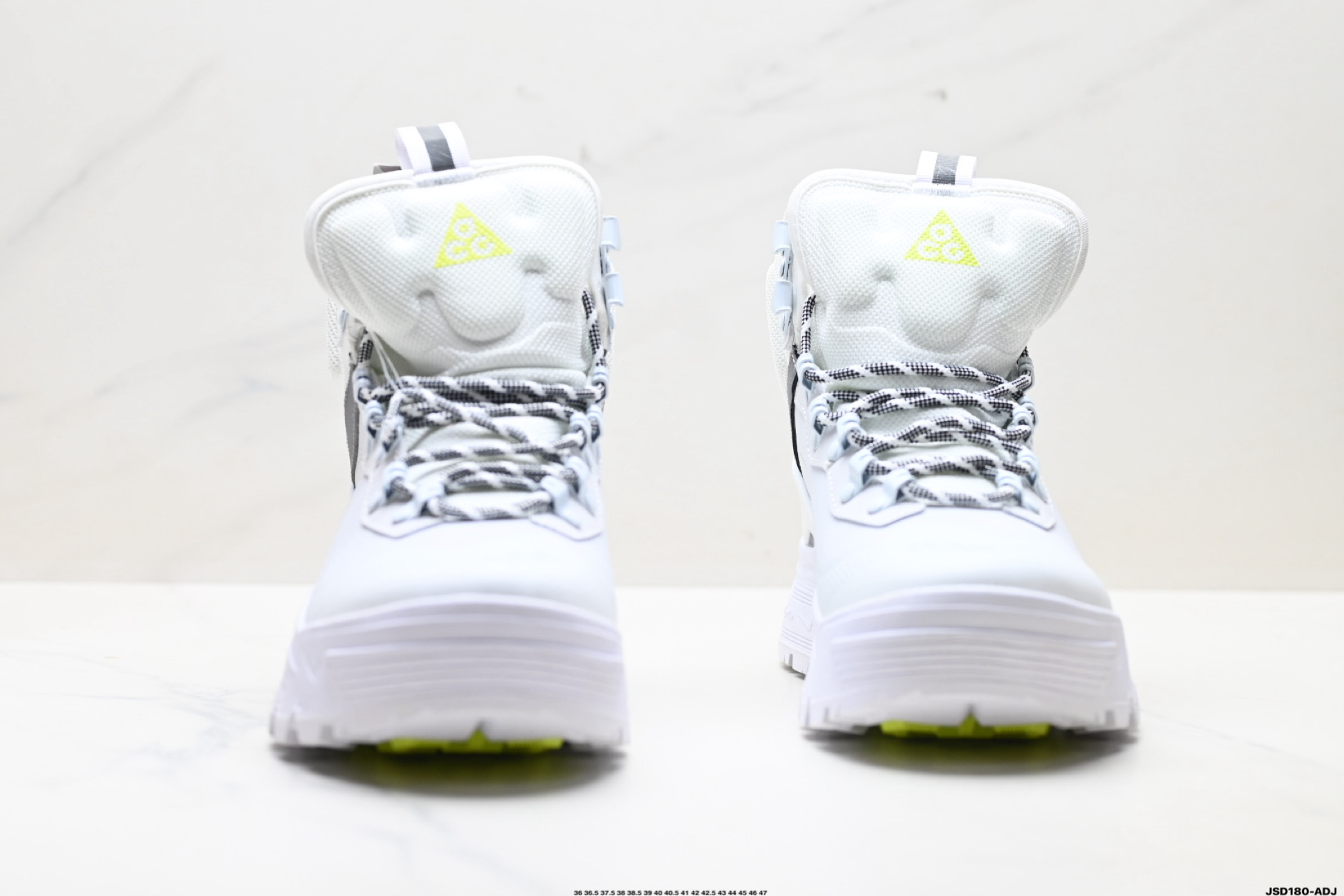 💰220
公司级✅Nike耐克ACG GORE-TEX男女户外耐磨运动鞋秋季透气徒步
这款鞋主打GORE-TEX科技,暴雨天等不良天气也能轻松应对,还配了Air Zoom气垫,踩上去软弹舒适。
鞋底纹路超深,防滑抓地力强,山地石子路都稳得很,户外探险或者城市穿都超有型!
Nike ACG Air Zoom Gaiadome GORE-TEX 男子运动鞋可驾驭多种场合。此鞋款采用耐穿材料,结合 GORE-TEX 技术和经过精心调整的大号凸起底纹,可驾驭陡峭山坡。简而言之,无论是徒步、背包旅行或是简单的探索,这双鞋都能满足你。
货号:DD2858–100
尺码:36 36.5 37.5 38 38.5 39 40 40.5 41 42 42.5 43 44 45 46 47
lD:JSD180-ADJ