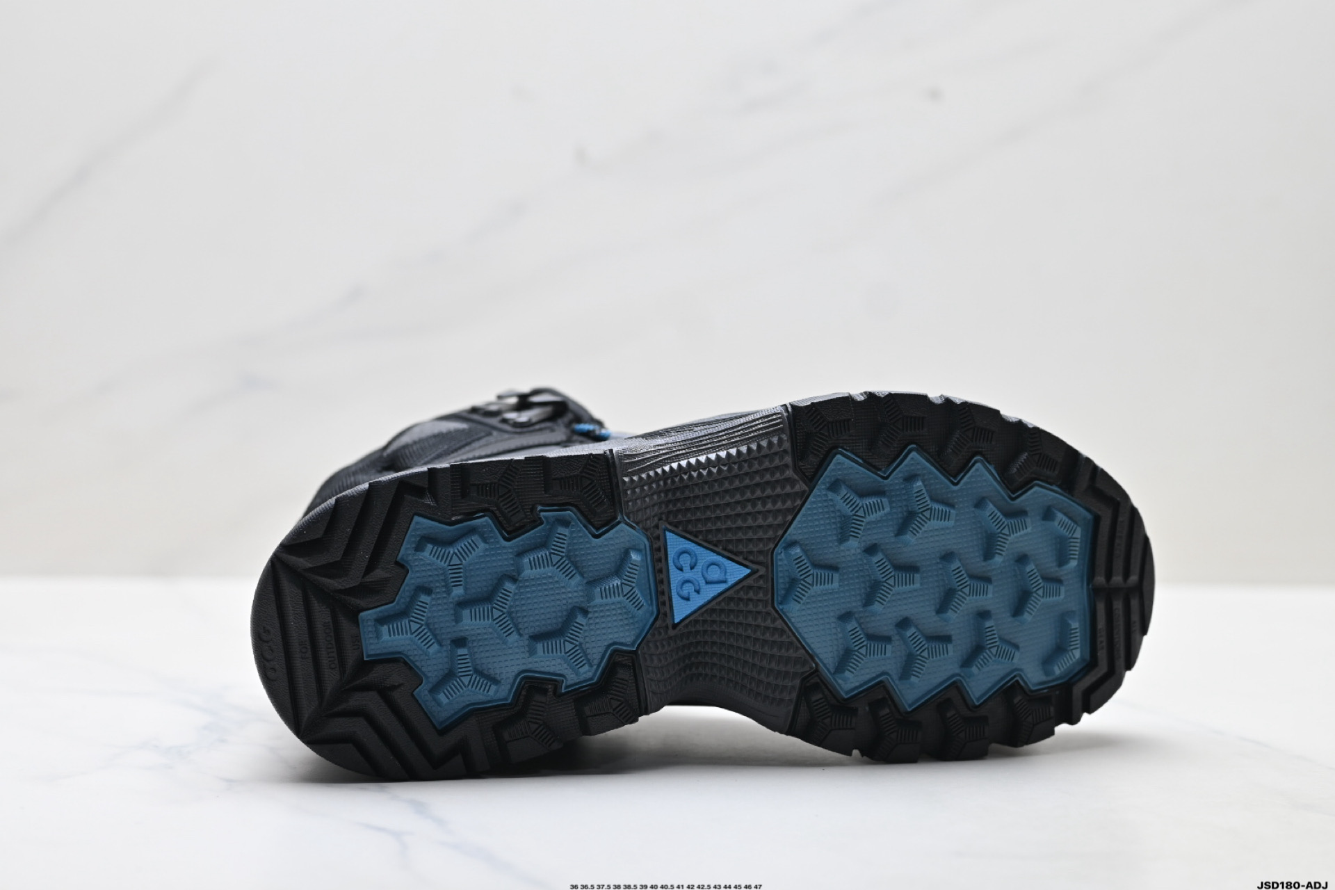 💰220
公司级✅Nike耐克ACG GORE-TEX男女户外耐磨运动鞋秋季透气徒步
这款鞋主打GORE-TEX科技,暴雨天等不良天气也能轻松应对,还配了Air Zoom气垫,踩上去软弹舒适。
鞋底纹路超深,防滑抓地力强,山地石子路都稳得很,户外探险或者城市穿都超有型!
Nike ACG Air Zoom Gaiadome GORE-TEX 男子运动鞋可驾驭多种场合。此鞋款采用耐穿材料,结合 GORE-TEX 技术和经过精心调整的大号凸起底纹,可驾驭陡峭山坡。简而言之,无论是徒步、背包旅行或是简单的探索,这双鞋都能满足你。
货号:DD2858–100
尺码:36 36.5 37.5 38 38.5 39 40 40.5 41 42 42.5 43 44 45 46 47
lD:JSD180-ADJ