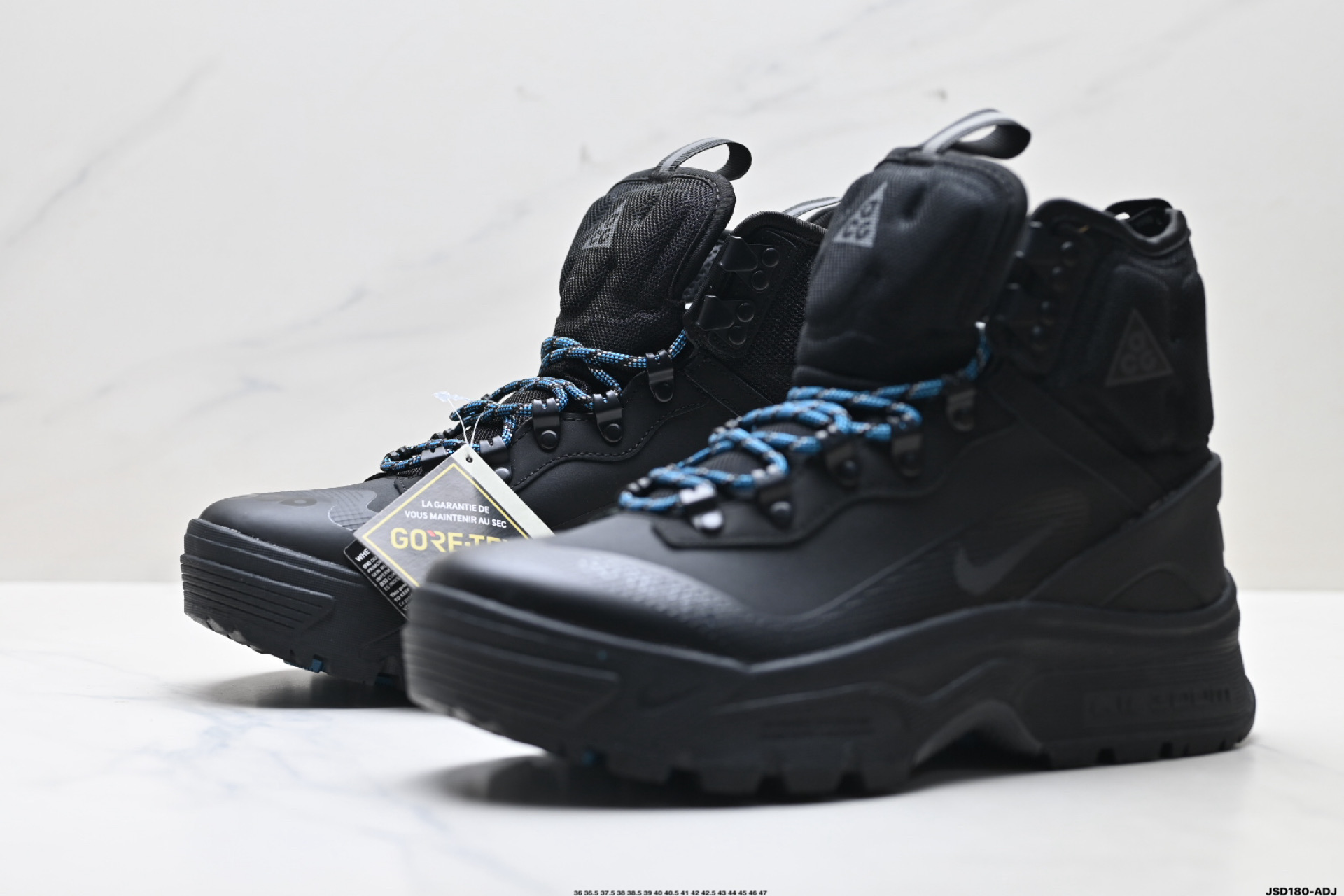 💰220
公司级✅Nike耐克ACG GORE-TEX男女户外耐磨运动鞋秋季透气徒步
这款鞋主打GORE-TEX科技,暴雨天等不良天气也能轻松应对,还配了Air Zoom气垫,踩上去软弹舒适。
鞋底纹路超深,防滑抓地力强,山地石子路都稳得很,户外探险或者城市穿都超有型!
Nike ACG Air Zoom Gaiadome GORE-TEX 男子运动鞋可驾驭多种场合。此鞋款采用耐穿材料,结合 GORE-TEX 技术和经过精心调整的大号凸起底纹,可驾驭陡峭山坡。简而言之,无论是徒步、背包旅行或是简单的探索,这双鞋都能满足你。
货号:DD2858–100
尺码:36 36.5 37.5 38 38.5 39 40 40.5 41 42 42.5 43 44 45 46 47
lD:JSD180-ADJ