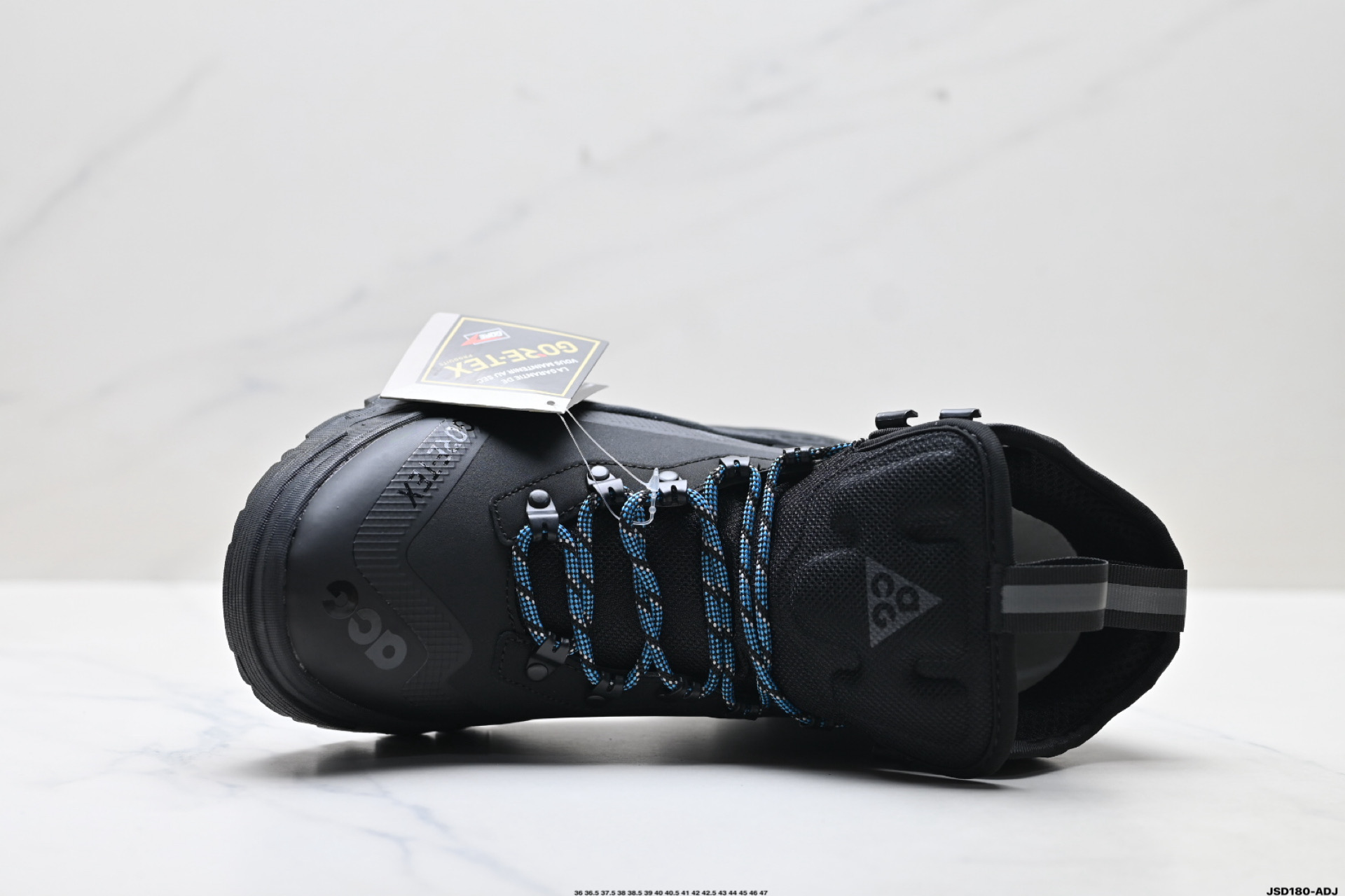 💰220
公司级✅Nike耐克ACG GORE-TEX男女户外耐磨运动鞋秋季透气徒步
这款鞋主打GORE-TEX科技,暴雨天等不良天气也能轻松应对,还配了Air Zoom气垫,踩上去软弹舒适。
鞋底纹路超深,防滑抓地力强,山地石子路都稳得很,户外探险或者城市穿都超有型!
Nike ACG Air Zoom Gaiadome GORE-TEX 男子运动鞋可驾驭多种场合。此鞋款采用耐穿材料,结合 GORE-TEX 技术和经过精心调整的大号凸起底纹,可驾驭陡峭山坡。简而言之,无论是徒步、背包旅行或是简单的探索,这双鞋都能满足你。
货号:DD2858–100
尺码:36 36.5 37.5 38 38.5 39 40 40.5 41 42 42.5 43 44 45 46 47
lD:JSD180-ADJ