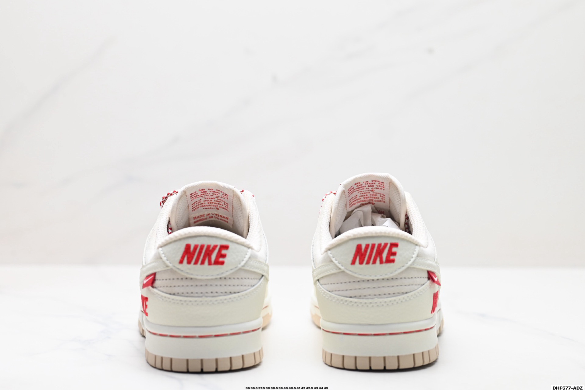 特价‼️💰115
公司级✅Nike Dunk Low Retro ‘DIY高端定制’耐克 低帮休闲运动板鞋
原装头层材料 用料绝不含糊 独家版型蒸餾加工帶來的是更好的视觉和脚感体验 清洁度 电绣工艺 皮料切割干净无任何毛边 细节完美
货号:XX2025-316
尺码:36 36.5 37.5 38 38.5 39 40 40.5 41 42 42.5 43 44 45
ID:DHF577-ADZ