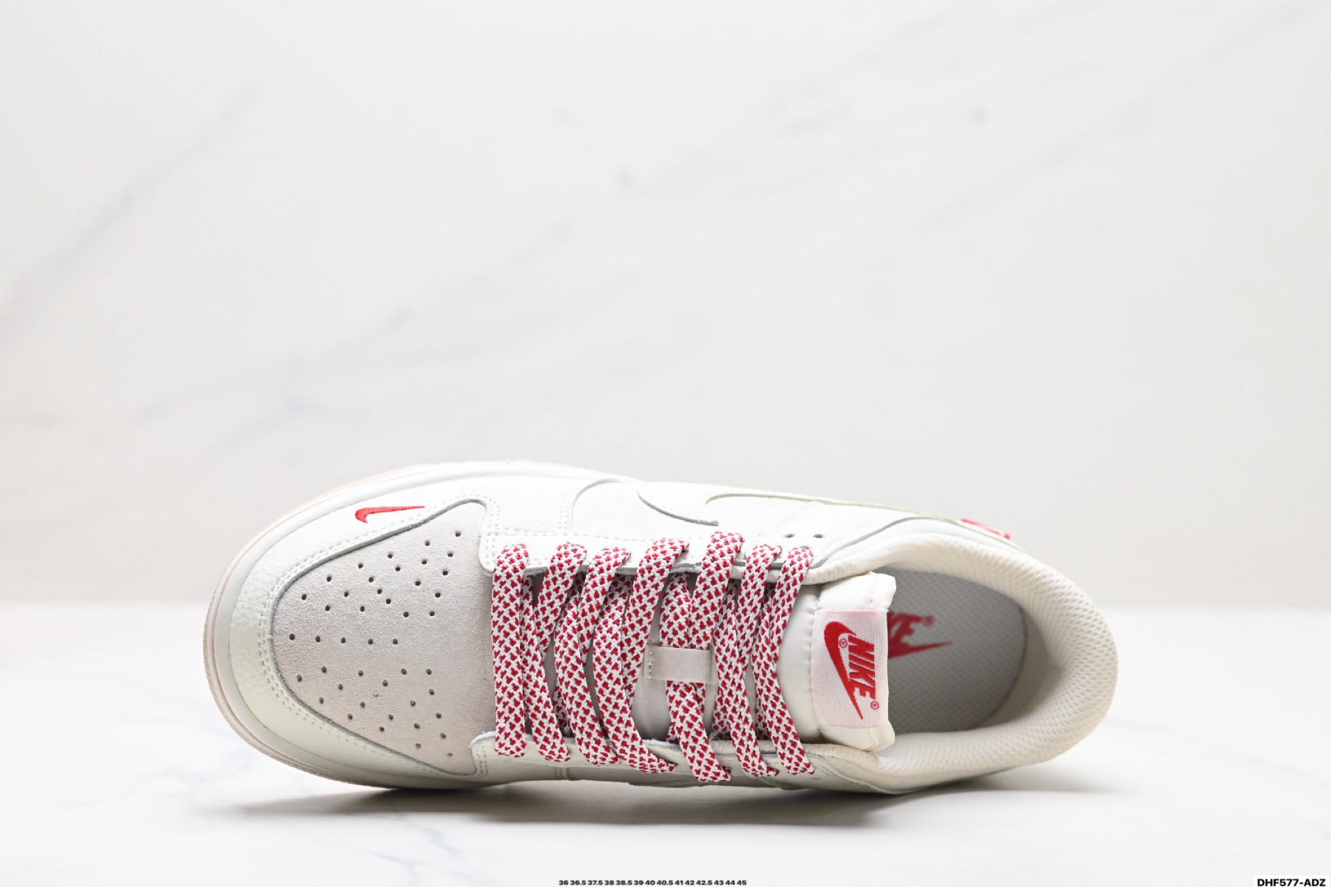 特价‼️💰115
公司级✅Nike Dunk Low Retro ‘DIY高端定制’耐克 低帮休闲运动板鞋
原装头层材料 用料绝不含糊 独家版型蒸餾加工帶來的是更好的视觉和脚感体验 清洁度 电绣工艺 皮料切割干净无任何毛边 细节完美
货号:XX2025-316
尺码:36 36.5 37.5 38 38.5 39 40 40.5 41 42 42.5 43 44 45
ID:DHF577-ADZ