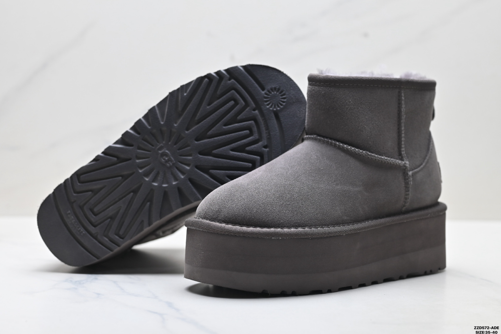 270 UGG CLASSIC MINI DIPPER 轻便舒适 麂皮 保暖雪地靴 1134991