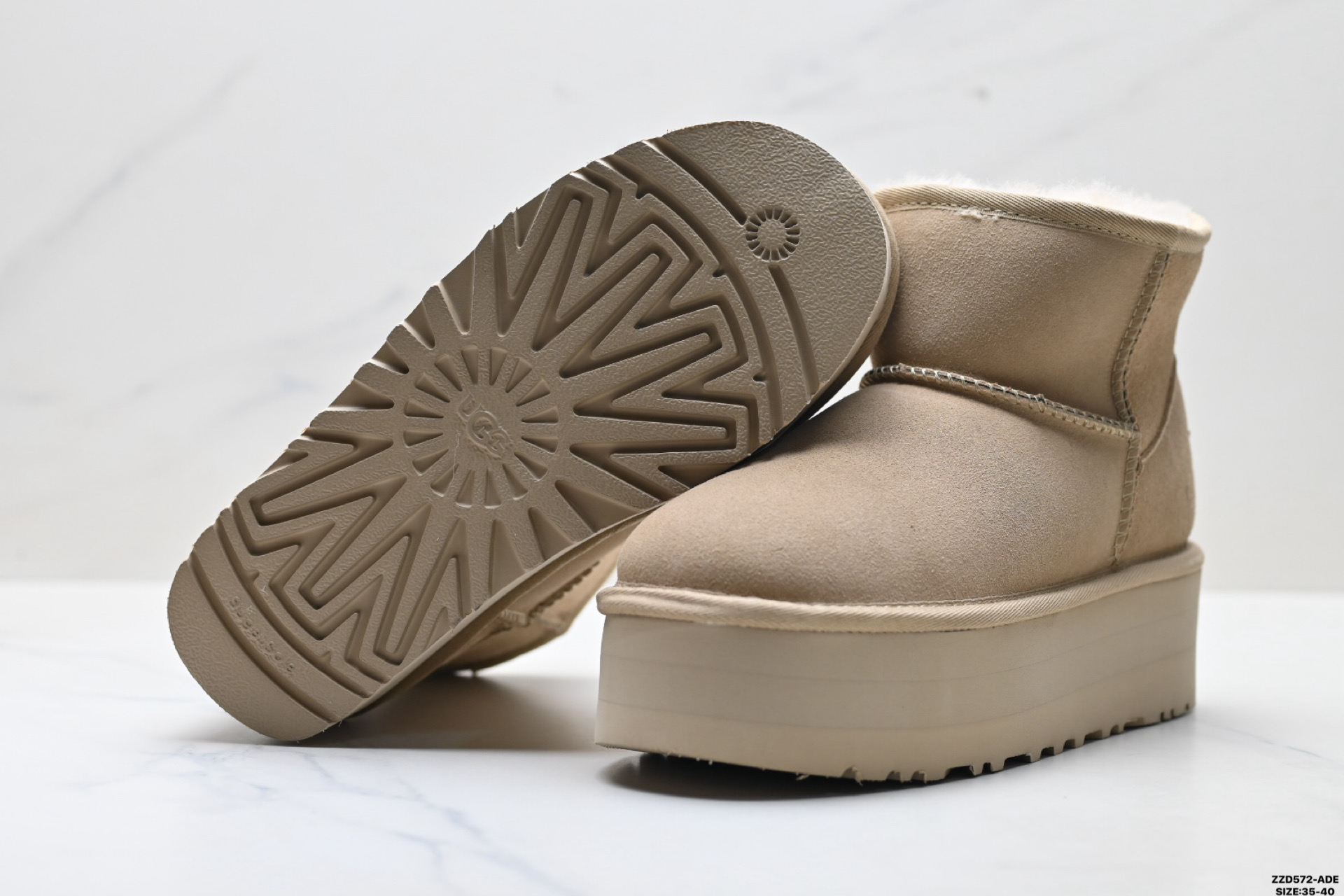 270 UGG CLASSIC MINI DIPPER 轻便舒适 麂皮 保暖雪地靴 1134991