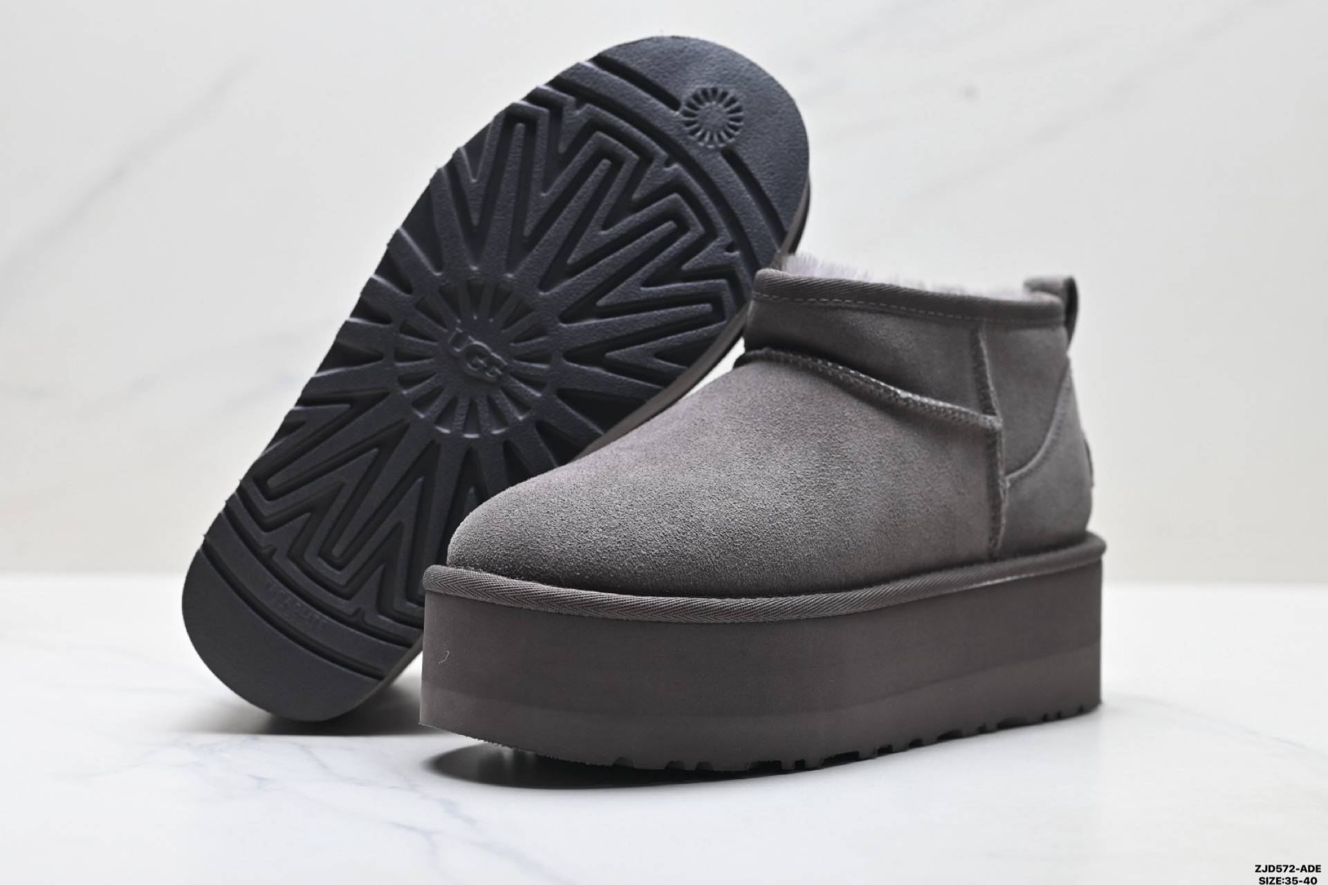 270 UGG CLASSIC MINI DIPPER 轻便舒适 麂皮 保暖雪地靴 1135092