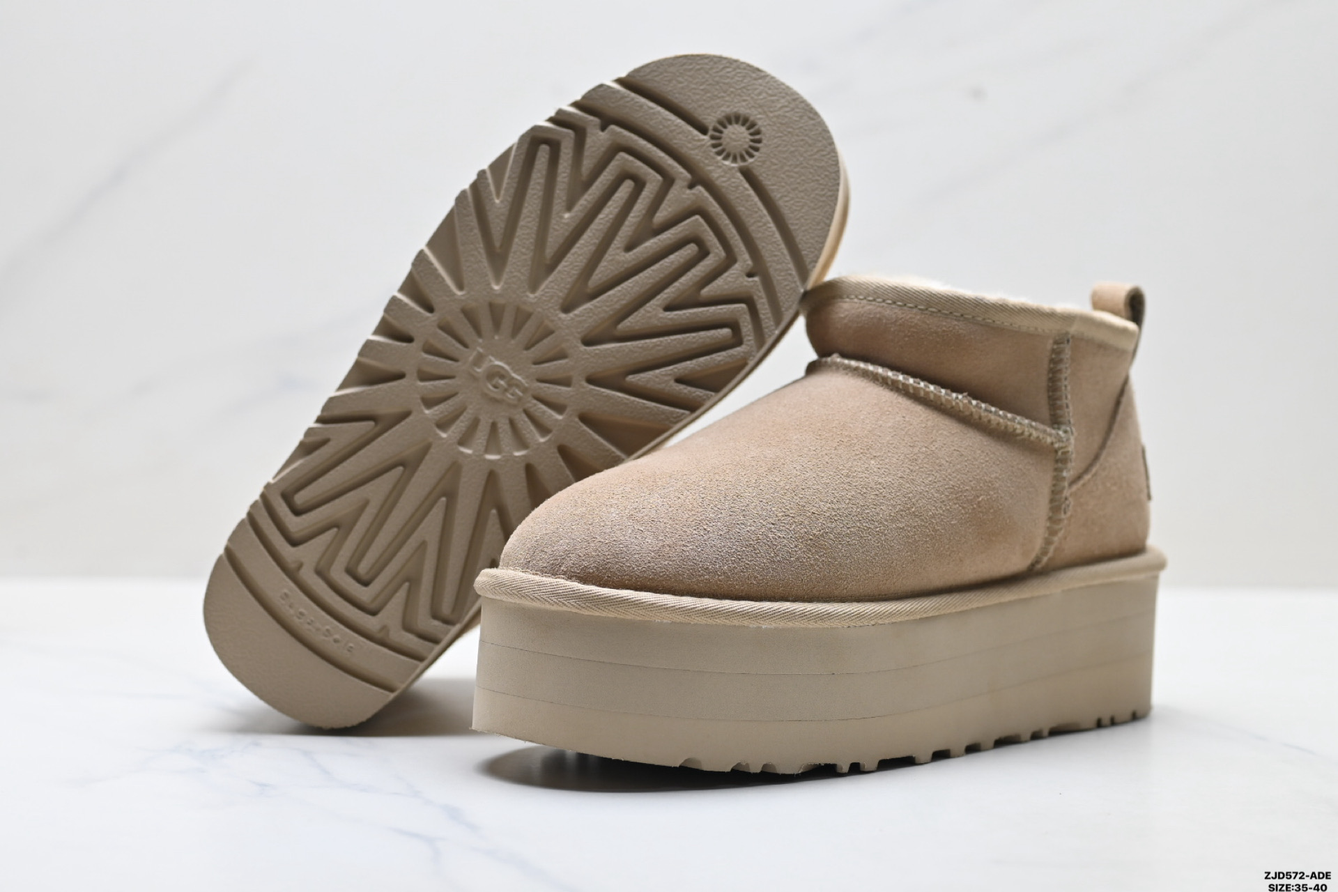 270 UGG CLASSIC MINI DIPPER 轻便舒适 麂皮 保暖雪地靴 1135092
