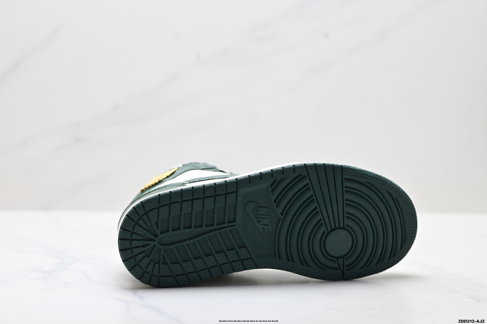 250 Air Jordan 1 Low AJ1乔1高帮休闲板鞋 FD2596-101