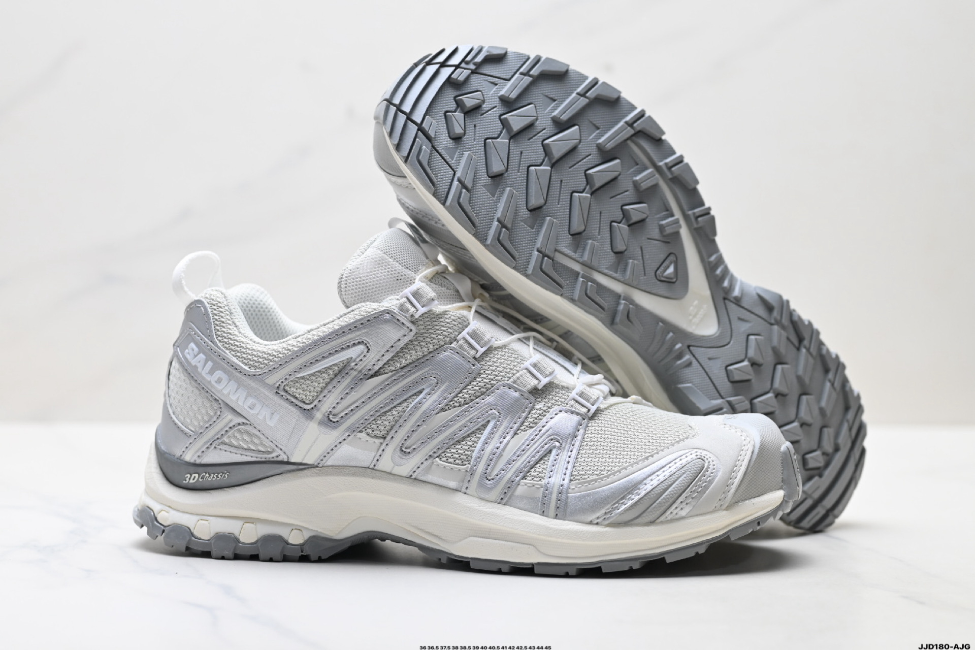 特价‼️💰150
公司级✅Salomon萨洛蒙 XA PRO 3D户外越野跑鞋 鞋面采用SENSIFIT贴合技术 全方位贴合包裹脚型 鞋跟部鞋底牵引设计 提供强大的抓地性能 更适应野外崎岖不平的道路 其3D ADVANCED CHASSIS底盘 材料轻量大化 钉齿设计更具稳定性、防护性 鞋底易磨损区运用CONTAGRIP高耐磨材料 应对城市硬质路面长距离跑考验 
货号:474785-27
尺码:36 36.5 37.5 38 38.5 39 40 40.5 41 42 42.5 43 44 45
ID:JJD180-AJG