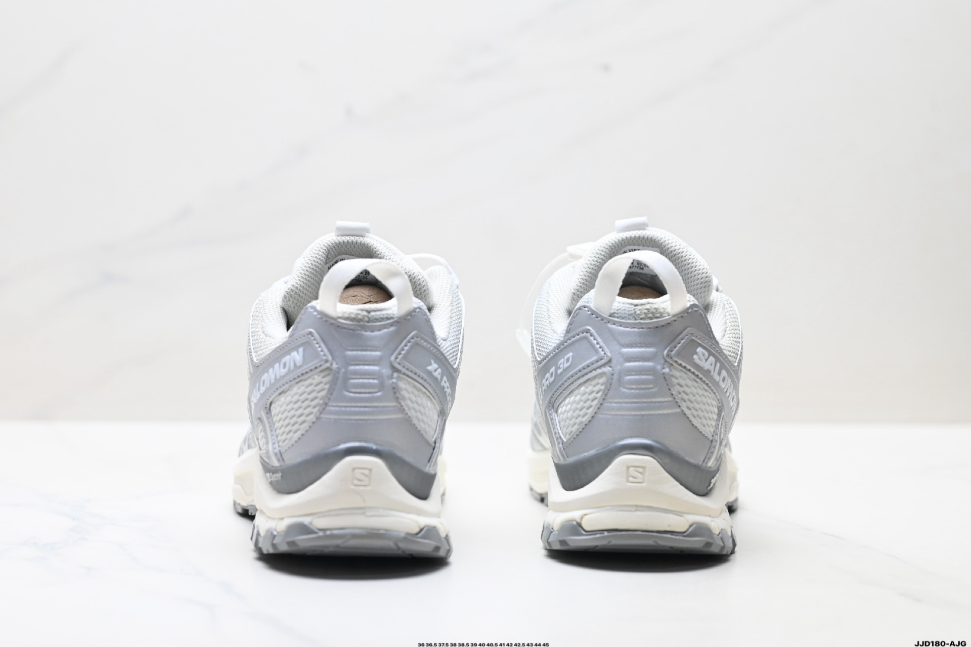 特价‼️💰150
公司级✅Salomon萨洛蒙 XA PRO 3D户外越野跑鞋 鞋面采用SENSIFIT贴合技术 全方位贴合包裹脚型 鞋跟部鞋底牵引设计 提供强大的抓地性能 更适应野外崎岖不平的道路 其3D ADVANCED CHASSIS底盘 材料轻量大化 钉齿设计更具稳定性、防护性 鞋底易磨损区运用CONTAGRIP高耐磨材料 应对城市硬质路面长距离跑考验 
货号:474785-27
尺码:36 36.5 37.5 38 38.5 39 40 40.5 41 42 42.5 43 44 45
ID:JJD180-AJG