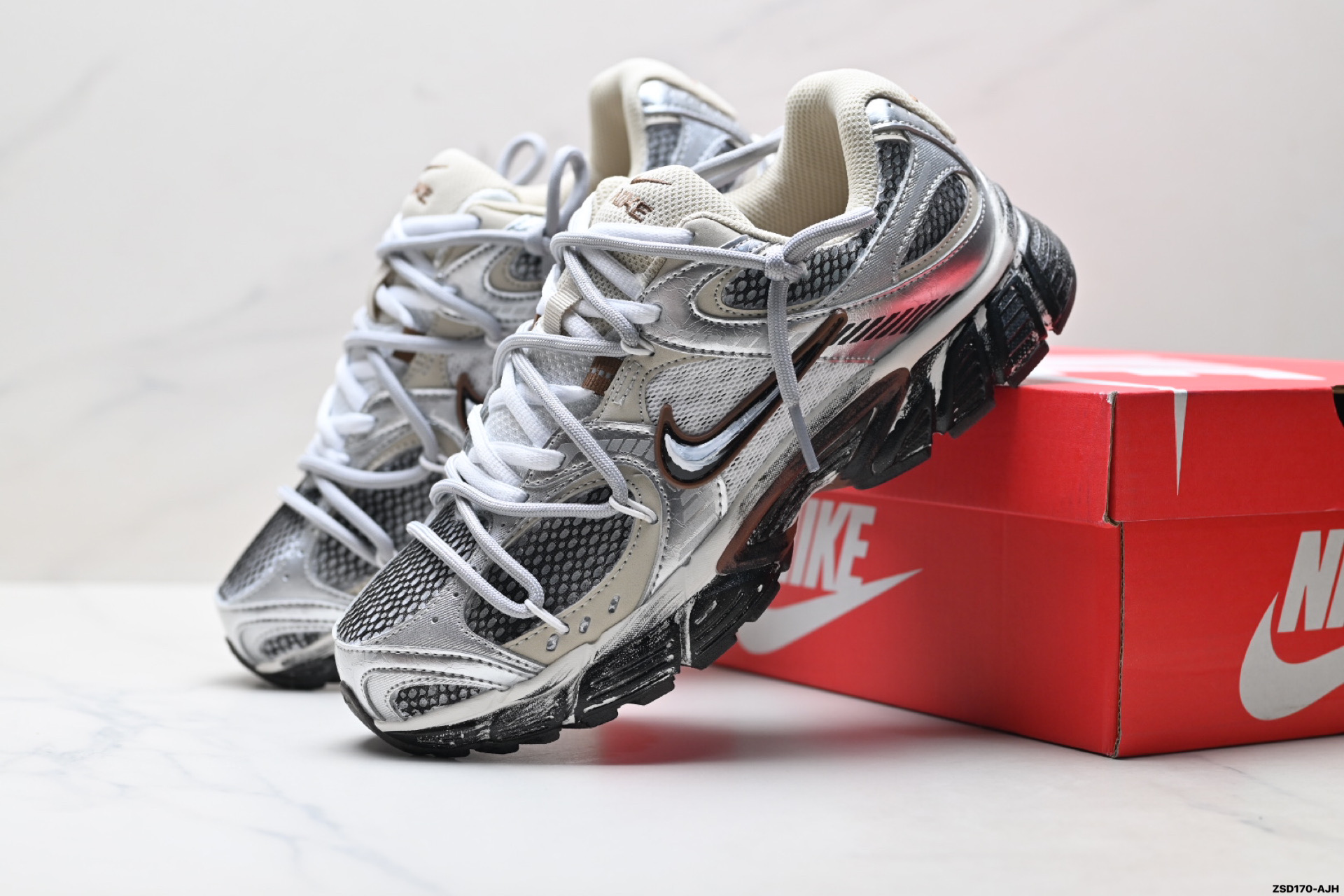 340 NIKE V5 RNRDIY’定制 Tekno耐克复古潮流百搭休闲运动旅游老爹鞋 HQ7901-102