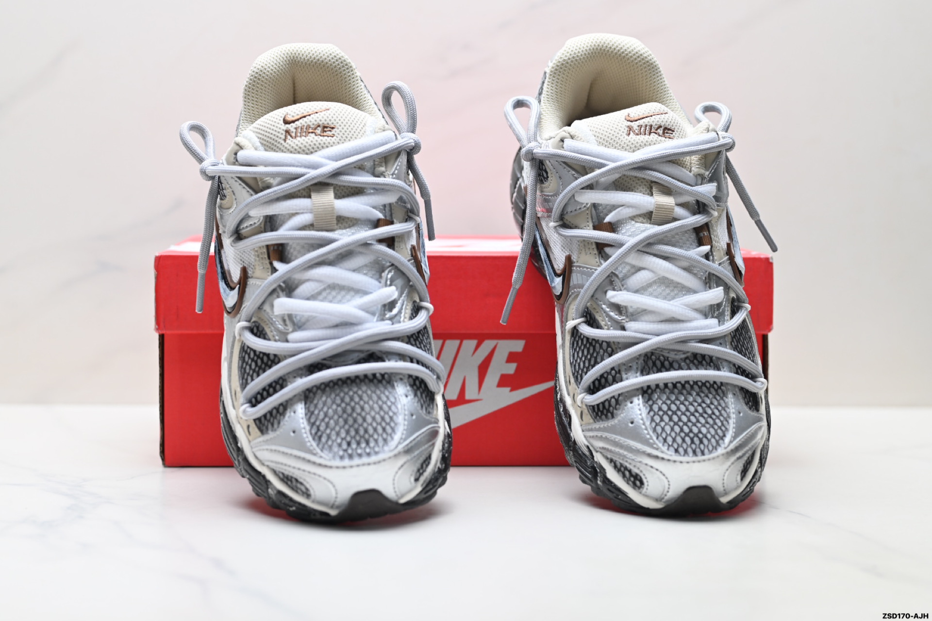 340 NIKE V5 RNRDIY’定制 Tekno耐克复古潮流百搭休闲运动旅游老爹鞋 HQ7901-102