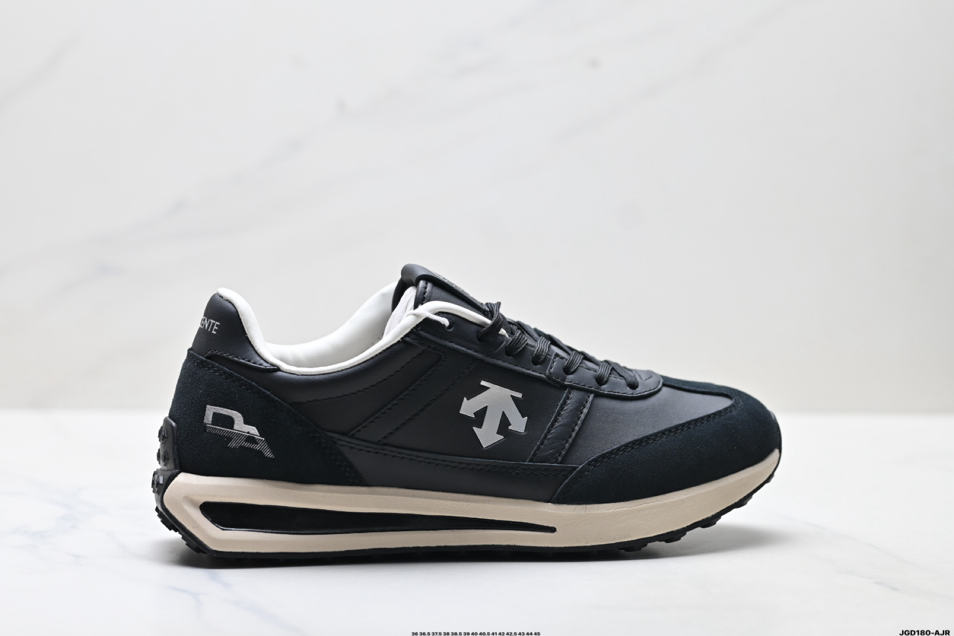 🈴💰170
公司级✅迪桑特DESCENTE CHRON RACER 舒适百搭 防滑耐磨 低帮 生活休闲鞋
货号:D5131LSN14
尺码:36 36.5 37.5 38 38.5 39 40 40.5 41 42 42.5 43 44 45
ID:JGD180-AJR