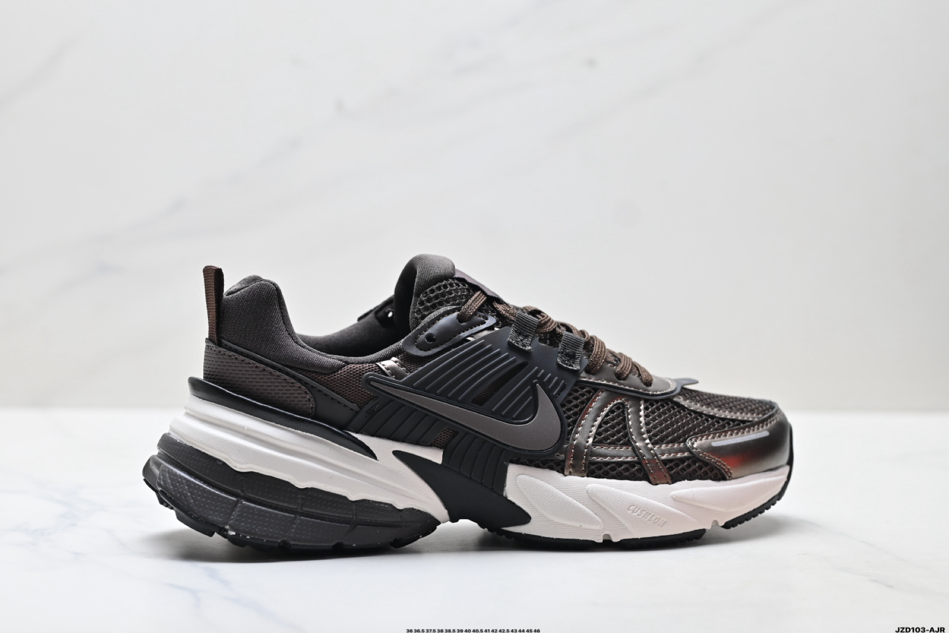 💰130
真标✅NIKE V2K RUN 复古风潮 耐克 网面透气运动鞋 灰银紧致的鞋面材质提供良好的包裹性鞋侧 Swoosh以及鞋头部分搭配增添不少亮点的镀铬细节鞋垫上印有Bill Bowerman头像 将细节拉满中底饰有独特的做旧效果 最后搭载黑色外底凸显整双鞋的复古气质
货号:HJ4497-200
尺码:36 36.5 37.5 38 38.5 39 40 40.5 41 42 42.5 43 44 45 46
ID:JZD103-AJR