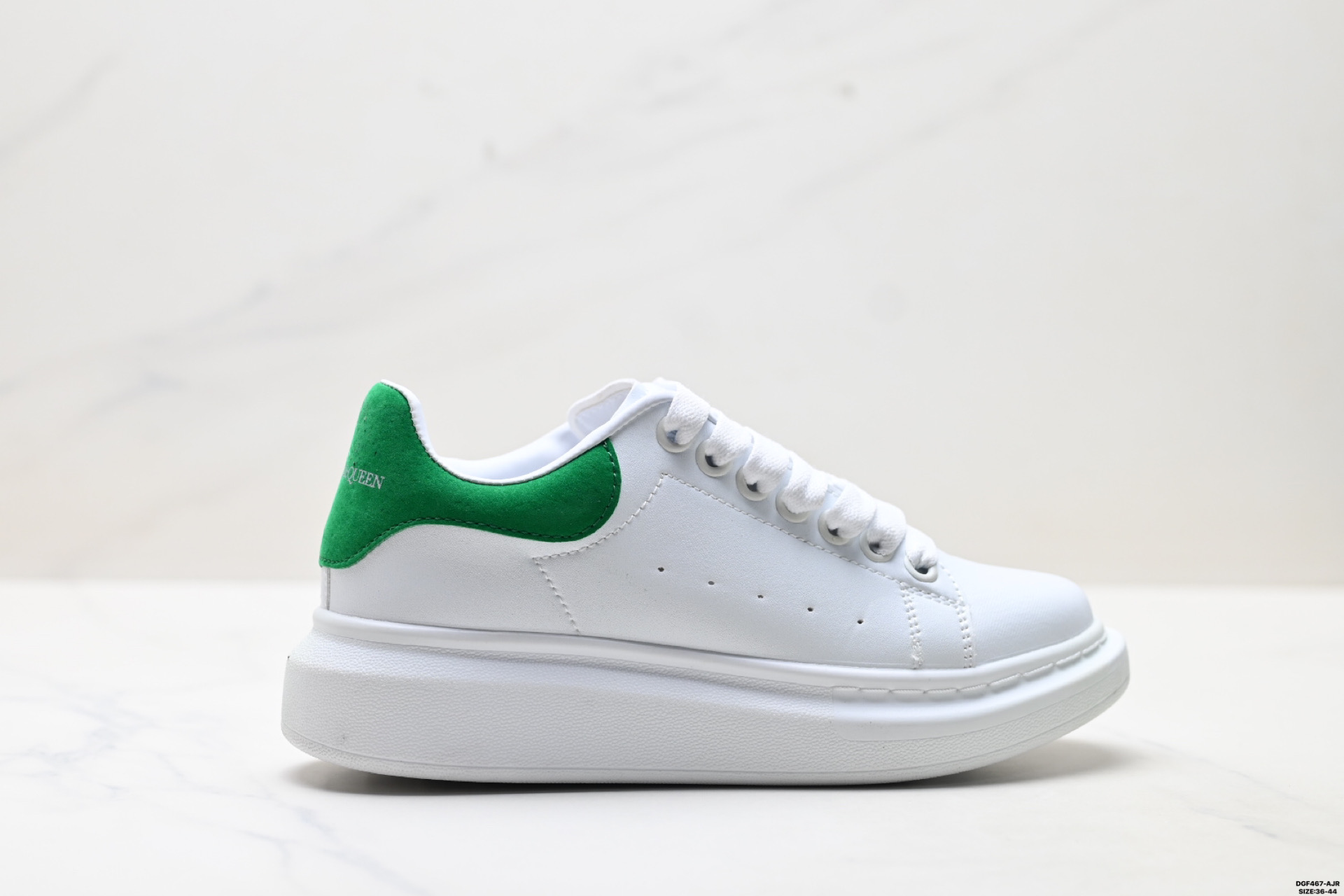 💰75
真标✅意大利高奢品牌Alexander McQueen亚历山大·麦昆 Sole Leather Sneakers低帮时装厚底休闲运动小白鞋
货号:561580NHV 59375
尺码:36-44
ID:DGF467-AJR