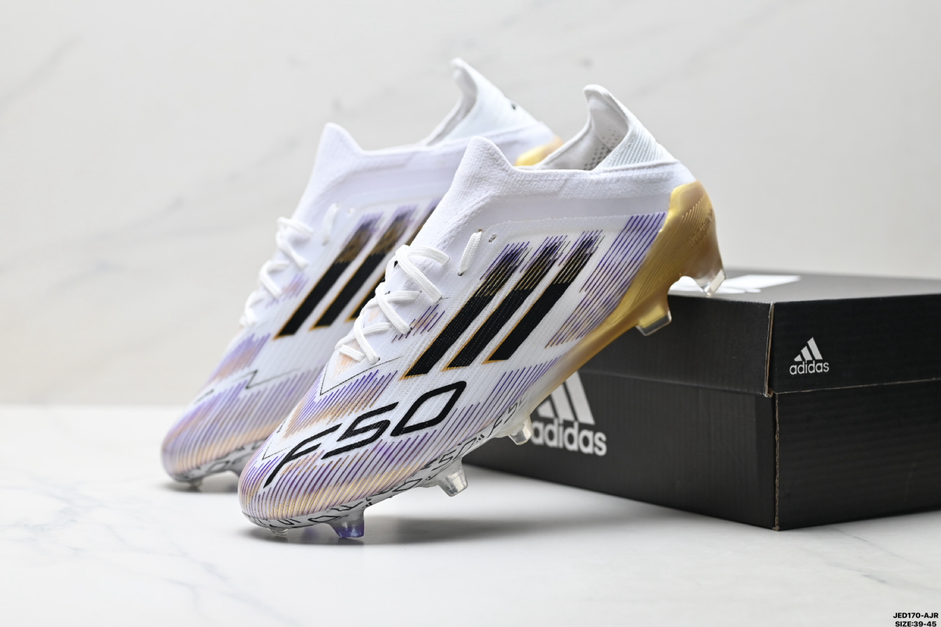 🈴💰140
公司级✅Adidas F50 ELITE 阿迪达斯 舒适百搭 防滑耐磨包裹性 足球鞋
该鞋款具备出众回弹缓震性能 助你在比赛中掌控配速和节奏 缔造出色比赛表现 
抓地设计搭配匠心鞋钉 助你在快速切入时轻松急停 鞋款采用合成材质 柔韧灵活 提供有力支撑和出色的触球感
货号:IE1203
ID:JED170-AJR