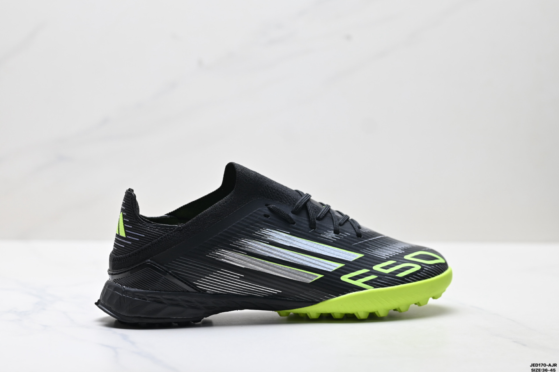 🈴💰140
公司级✅Adidas F50 LEAGUE 阿迪达斯 舒适百搭 防滑耐磨包裹性 足球鞋
该鞋款具备出众回弹缓震性能 助你在比赛中掌控配速和节奏 缔造出色比赛表现 
抓地设计搭配匠心鞋钉 助你在快速切入时轻松急停 鞋款采用合成材质 柔韧灵活 提供有力支撑和出色的触球感
货号:JH7725
尺码:36-45
ID:JED170-AJR