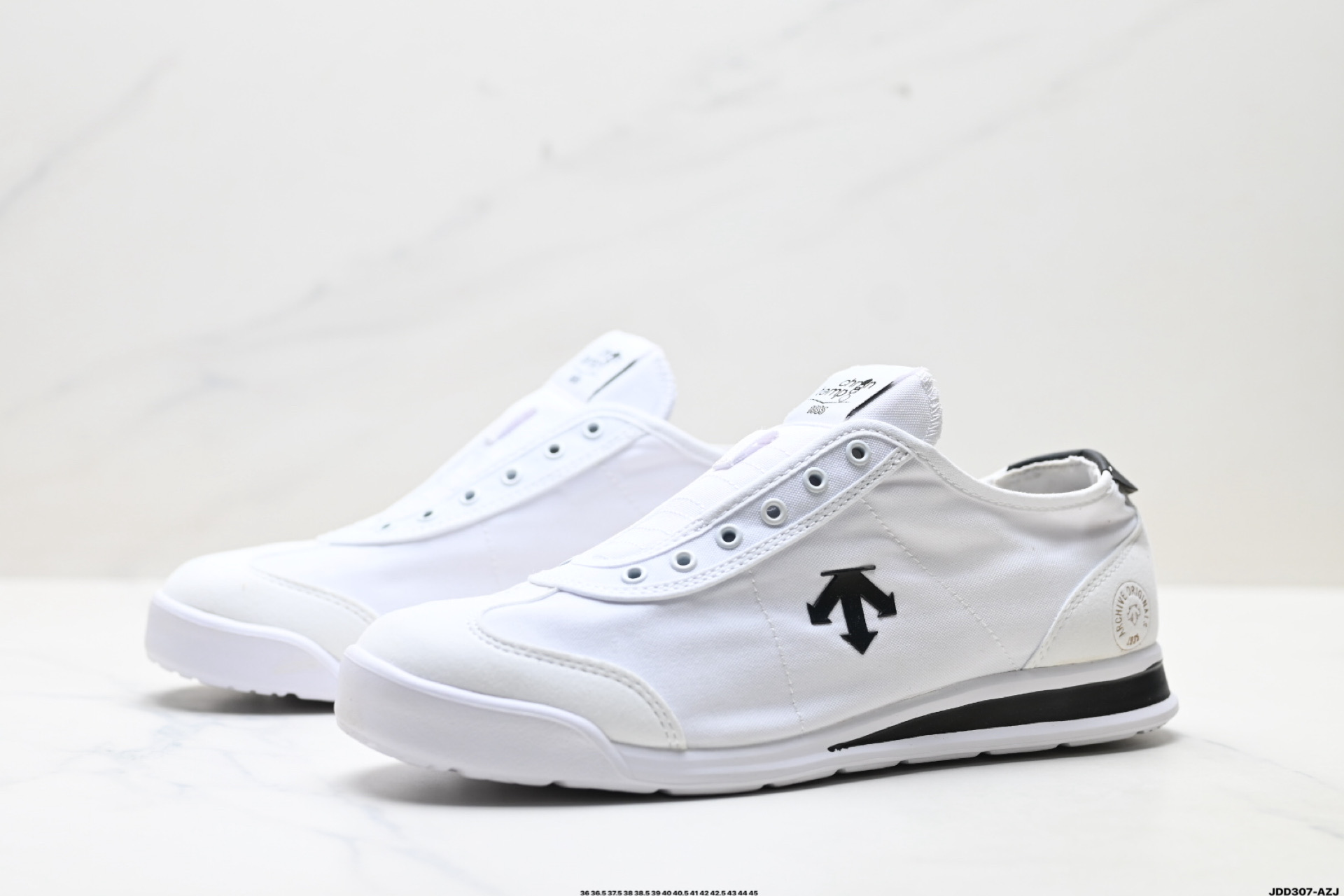 DESCENTE迪桑特CHRON TEMPO REPLICA 系列 复古运动休闲鞋 SP163LSN14