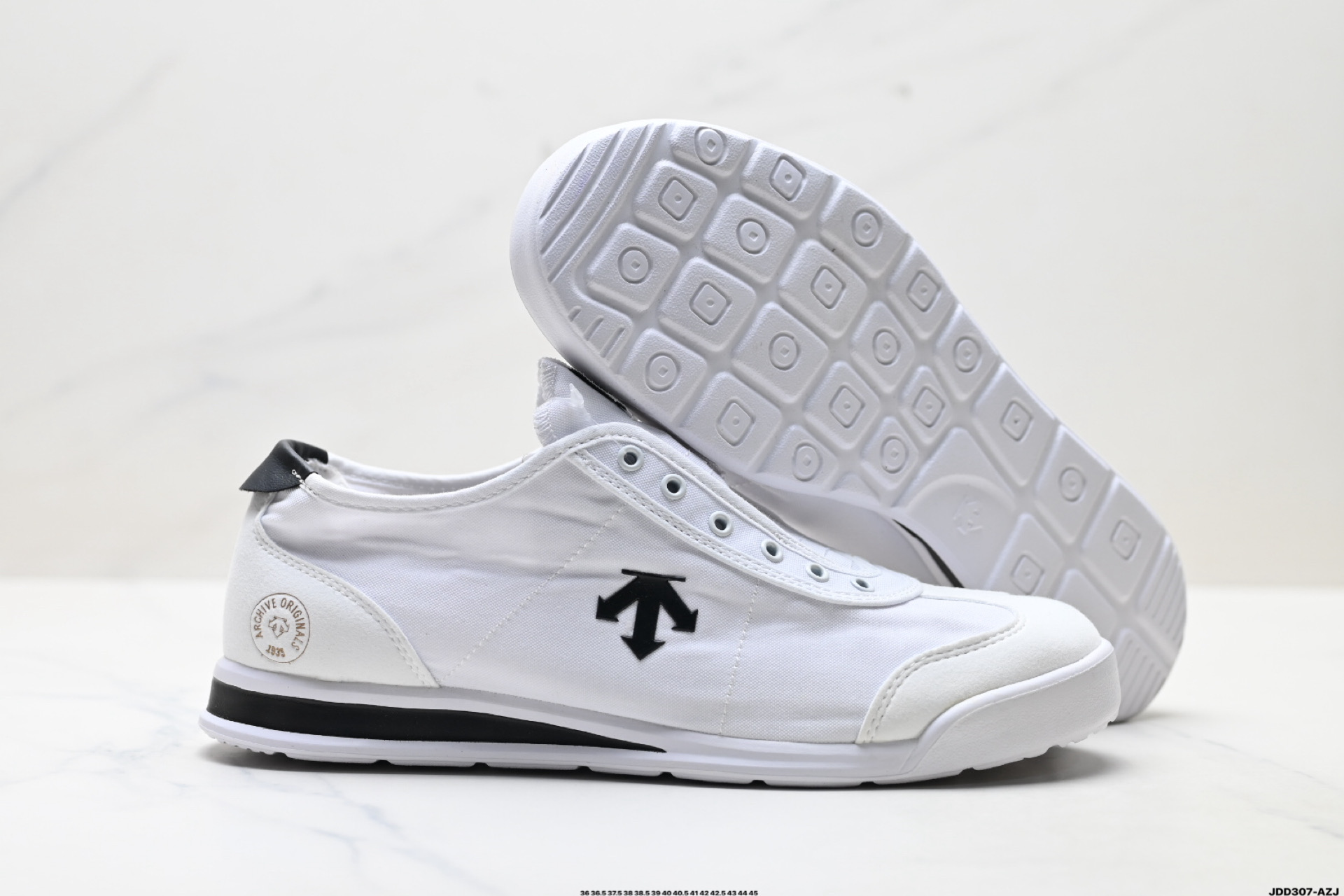 DESCENTE迪桑特CHRON TEMPO REPLICA 系列 复古运动休闲鞋 SP163LSN14