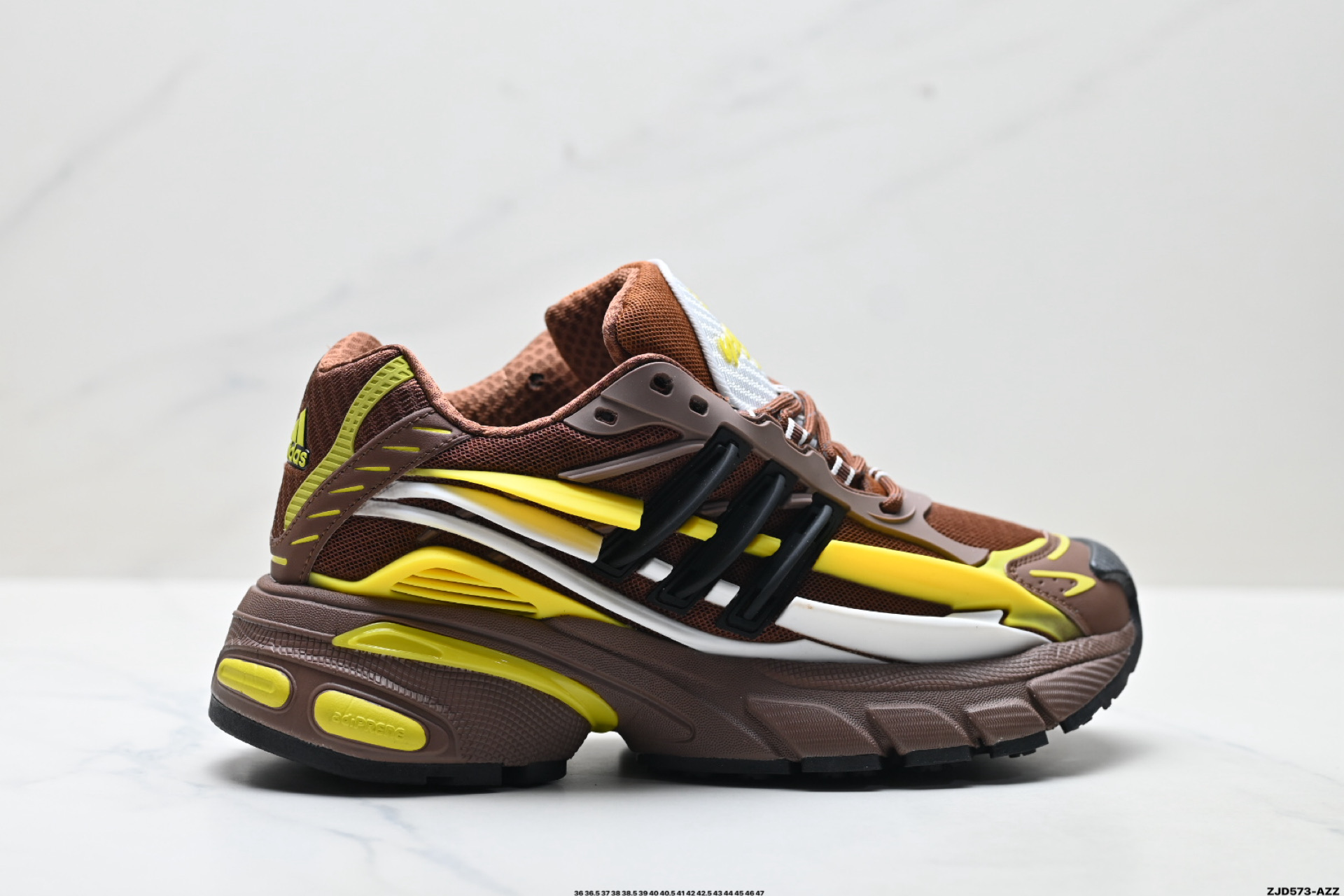 💰220
公司级✅Adidas Adistar Jellyfish 水母系列 阿迪达斯 时尚舒适 耐磨透气 低帮老爹鞋
以3D风格焕新演绎标志性三条纹 为造型添上点睛之笔 金属质感视觉效果 自带哑光反射 后跟大块的TPU包裹 让增高的大底不再突兀 更显腿长脚细 脚感更加舒适
货号:JP9277
尺码:36 36.5 37 38 38.5 39 40 40.5 41 42 42.5 43 44 45 46 47
ID:ZJD573-AZZ