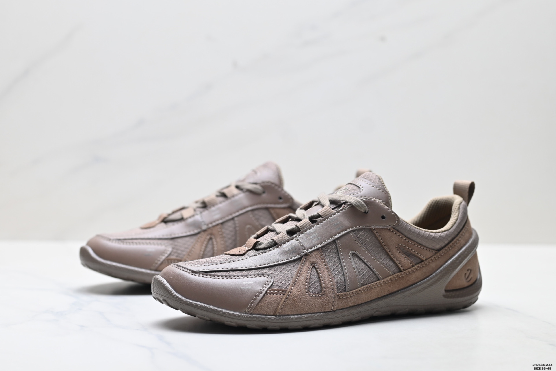 190 Ecco爱步 BIOM LITE W 舒适百搭户外时尚 低帮生活休闲鞋 802433-604