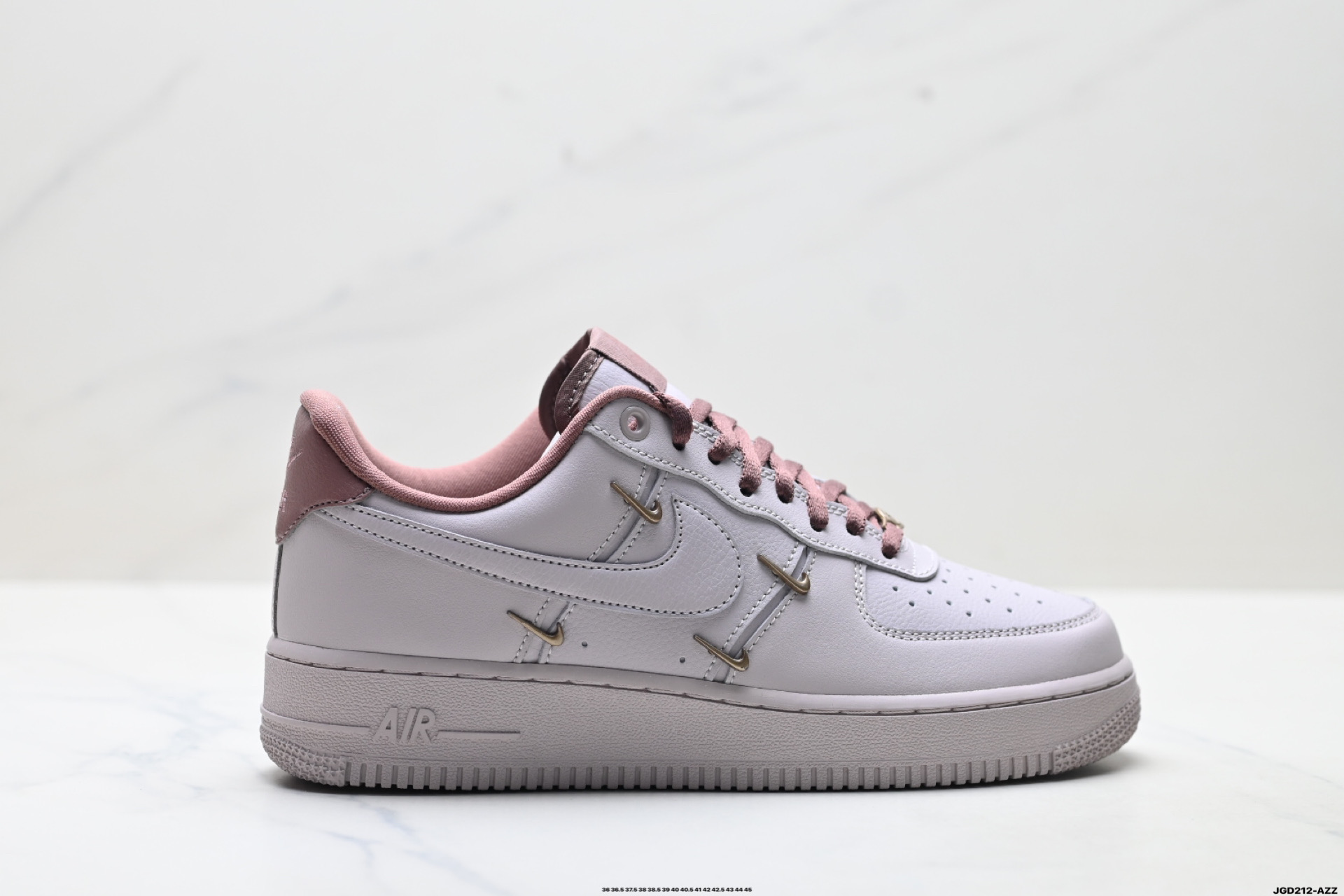 💰170
公司级✅NIKE AIR FORCE 1‘07 LX
原楦头原纸板 打造纯正低帮空军版型
专注外贸渠道 全掌内置蜂窝气垫 
原盒配件 原厂中底钢印、拉帮完美 
货号:HF0735-001
Size:36 36.5 37.5 38 38.5 39 40 40.5 41 42 42.5 43 44 45
ID:JGD212-AZZ