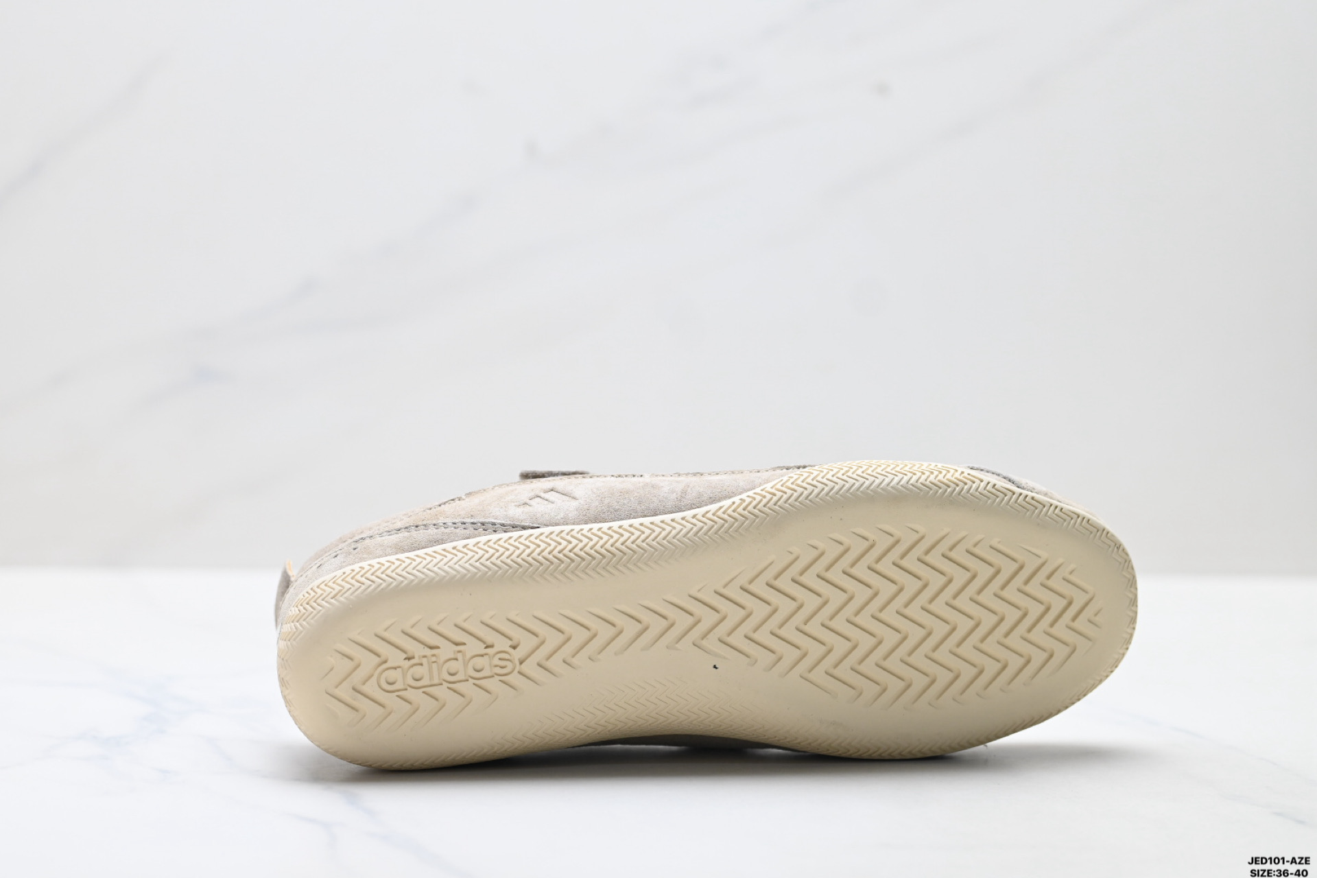 ADIDAS URBAN REVERIE 舒适百搭 耐磨低帮 阿迪达斯 生活休闲鞋 JS2444