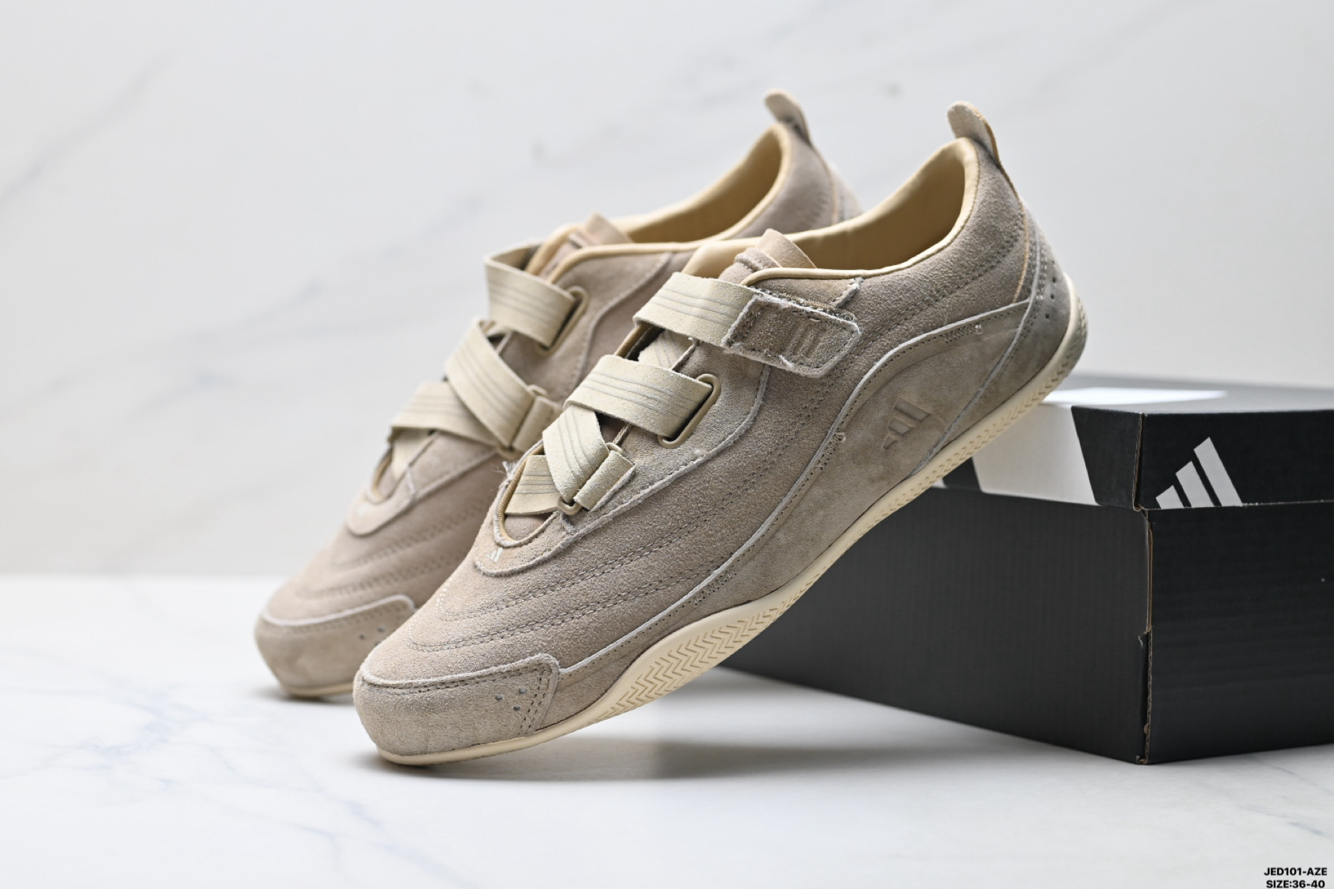 ADIDAS URBAN REVERIE 舒适百搭 耐磨低帮 阿迪达斯 生活休闲鞋 JS2444