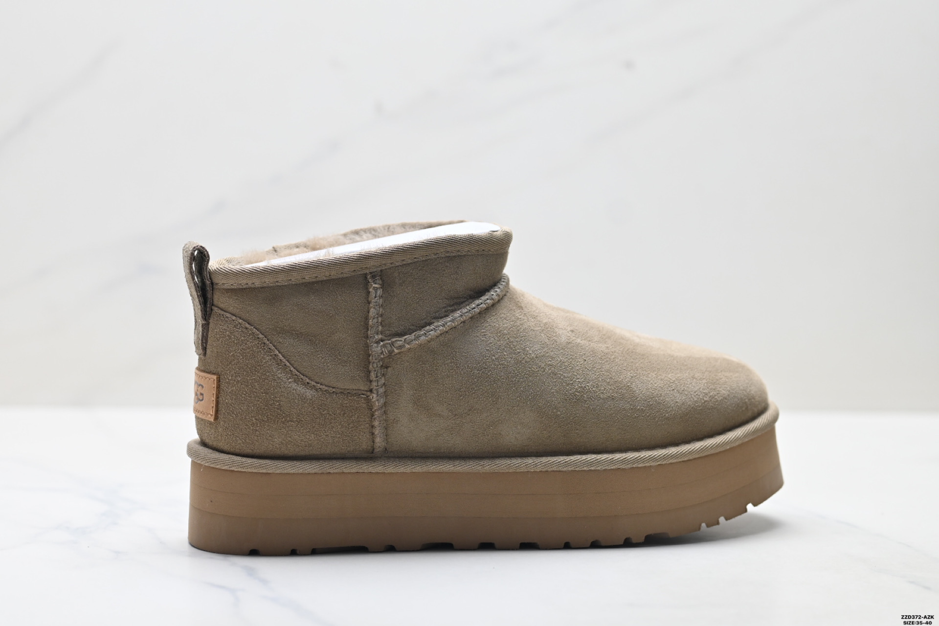 🈴💰230
公司级✅UGG CLASSIC ULTRA MINI PLATFORM 轻便舒适 麂皮 中帮保暖雪地靴
鞋面设计 采用优质翻毛皮 易于打理 舒适与时髦一并拿捏 鞋内里材质 采用羊毛一体 保暖锁热 伴你温暖过冬 鞋底设计 轻质缓震 舒适出街
EVA外底 让行走更轻松
货号:1135093
尺码:35-40
ID:ZZD372-AZK