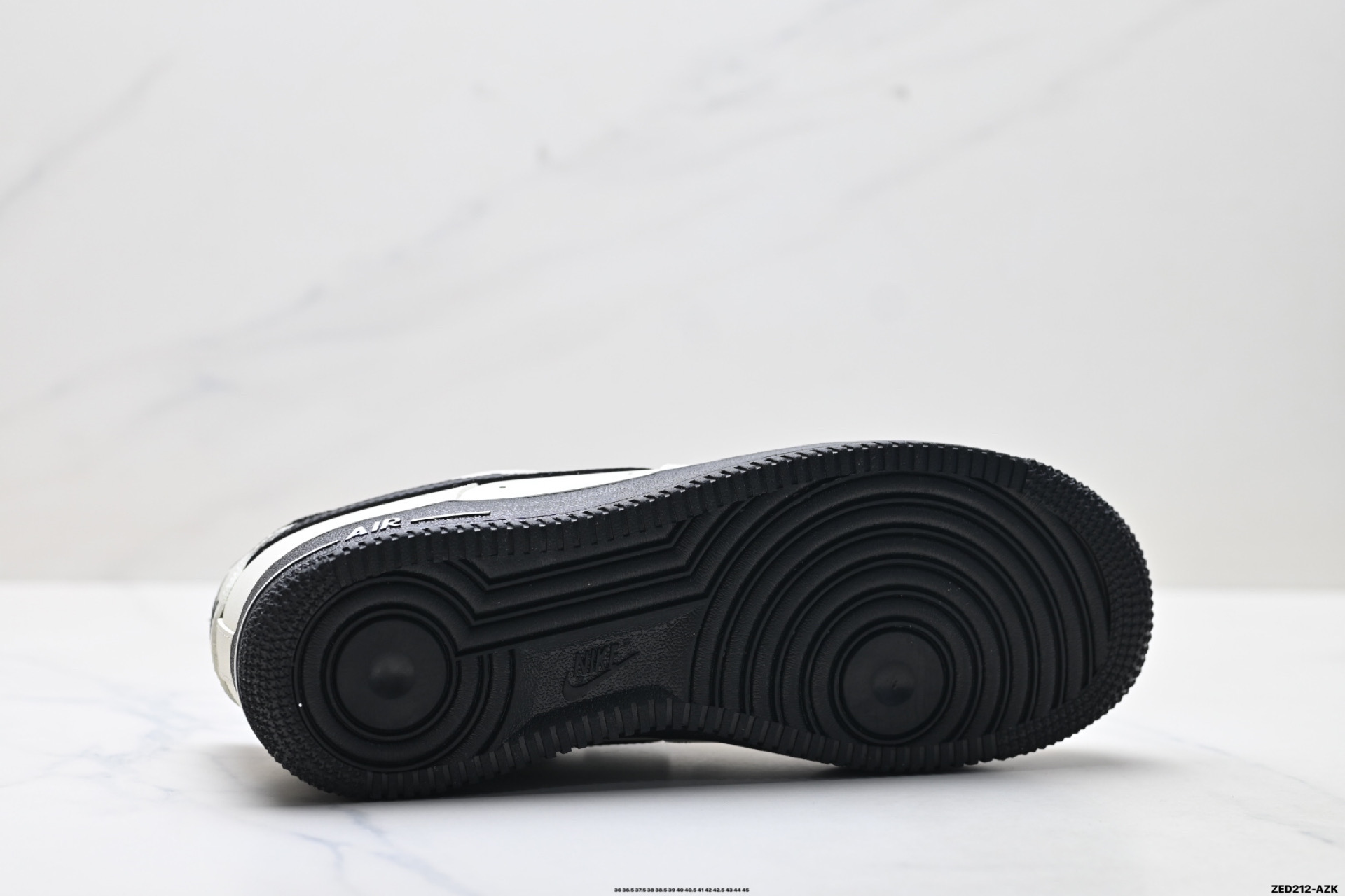 NIKE AIR FORCE 1‘07 ZH0316-143