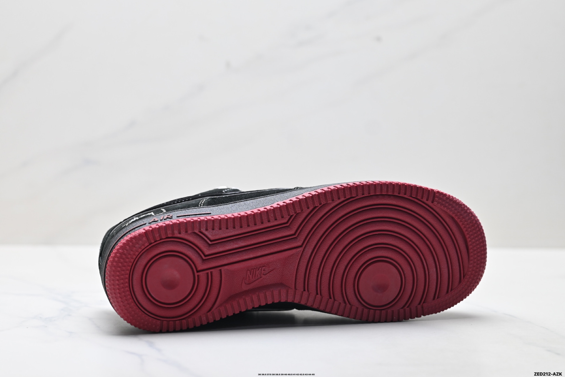 NIKE AIR FORCE 1‘07 SY1388-009