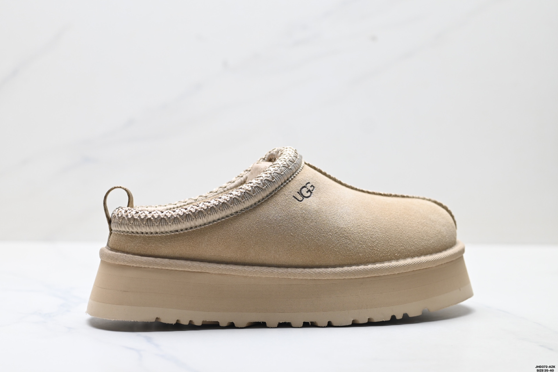 💰180
公司级✅UGG TAZZ 舒适柔软时尚 耐磨增高保暖 民族风一脚蹬保暖雪地靴
货号:1122553
尺码:35-40
ID:JHD372-AZK