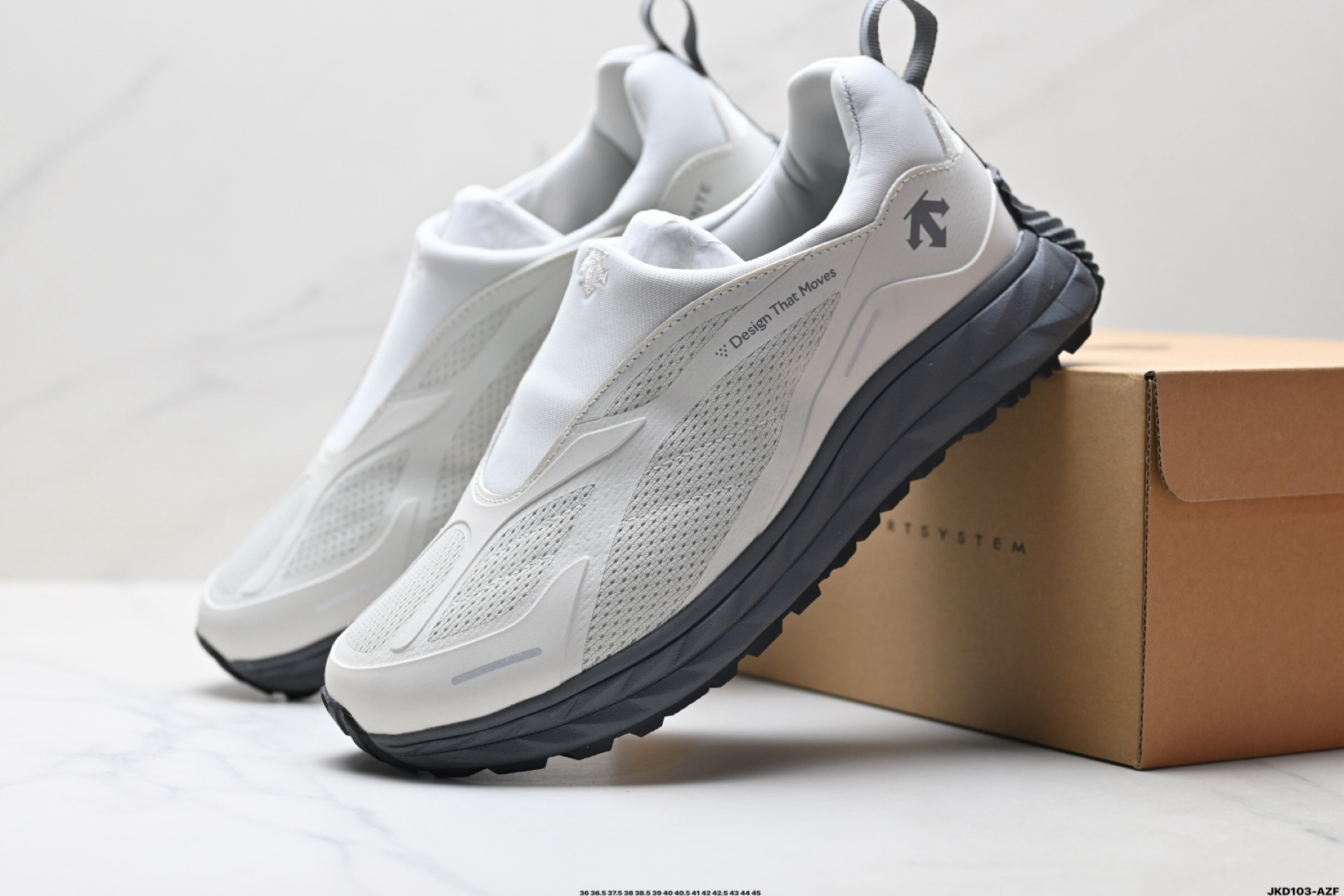 迪桑特DESCENTE TERRAIND 舒适柔软 防滑耐磨低帮 登山鞋 SQ323LCR92