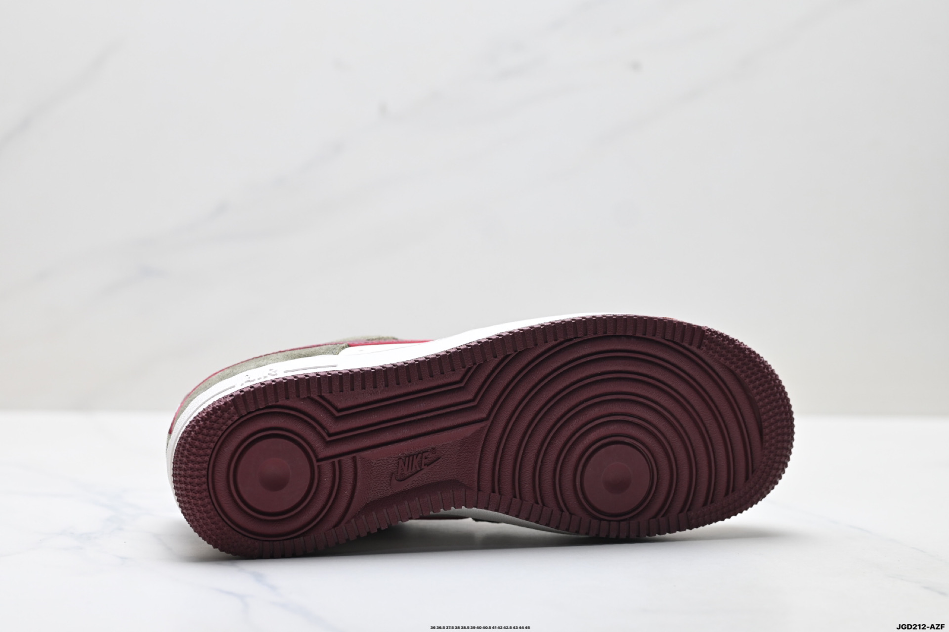 NIKE AIR FORCE 1‘07 LV8 FQ8714-302