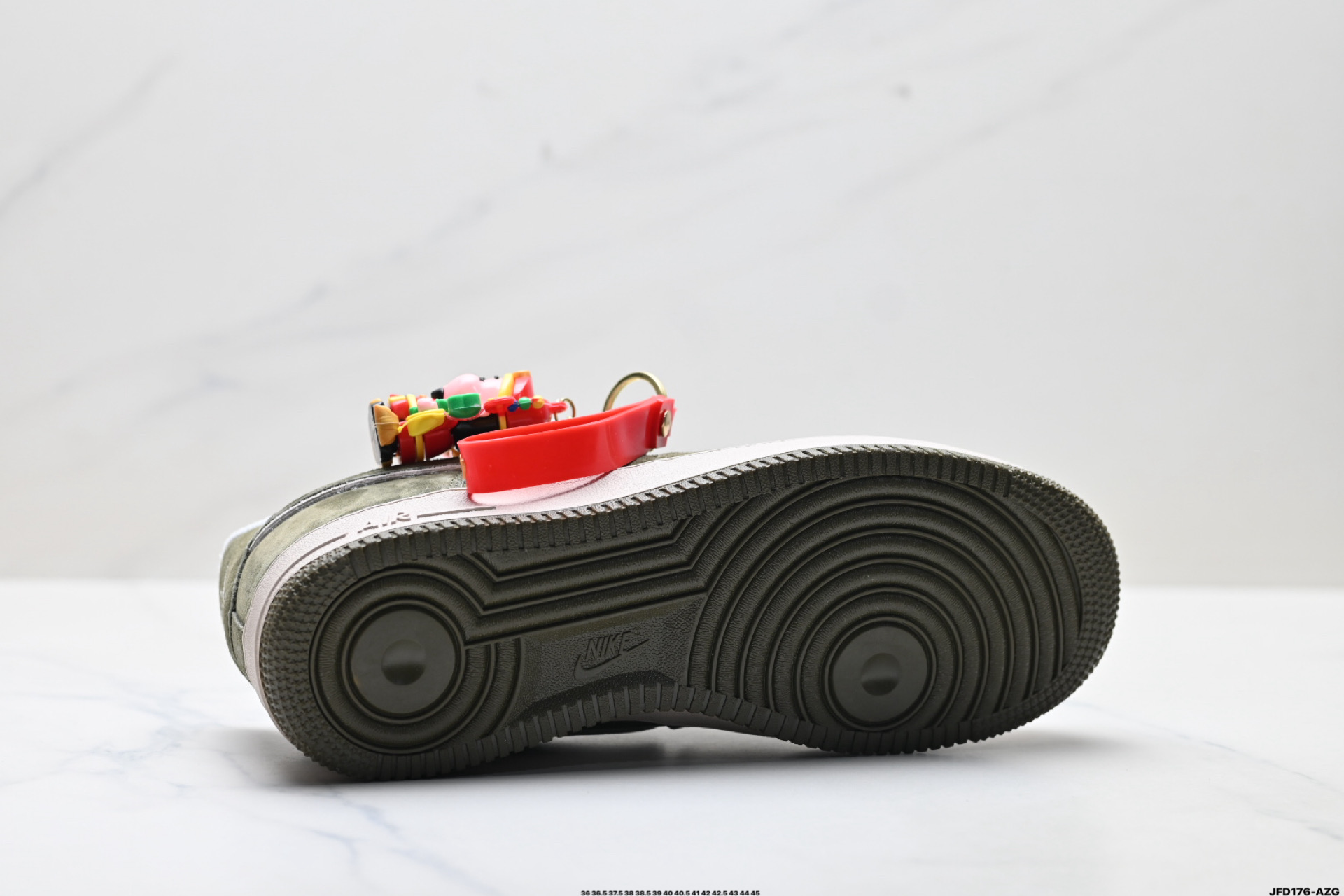 NIKE AIR FORCE 1‘07 LV8 DY9867-106