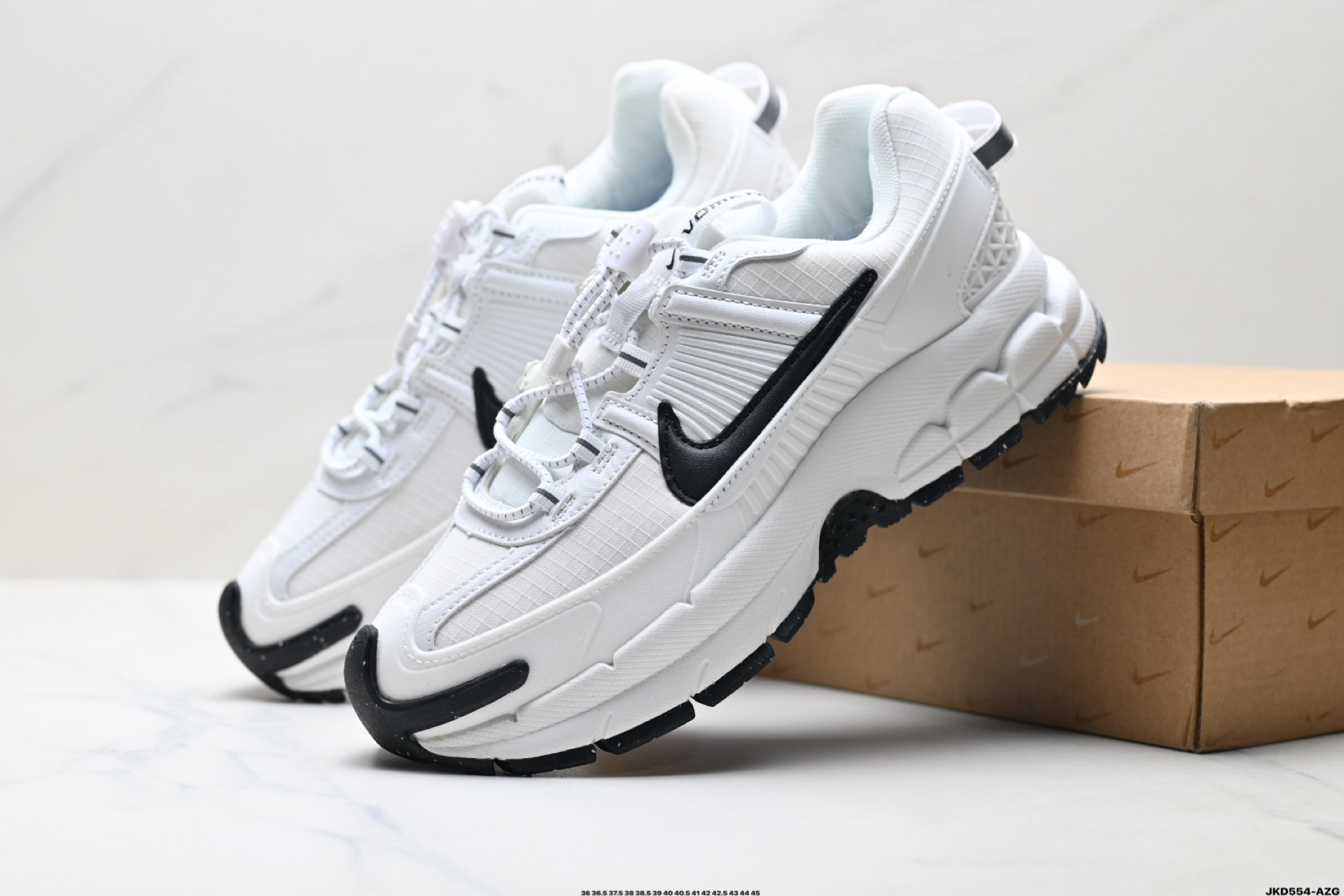 Nike Zoom Vomero Roam 耐克 复古休闲运动慢跑鞋 HQ2181-003