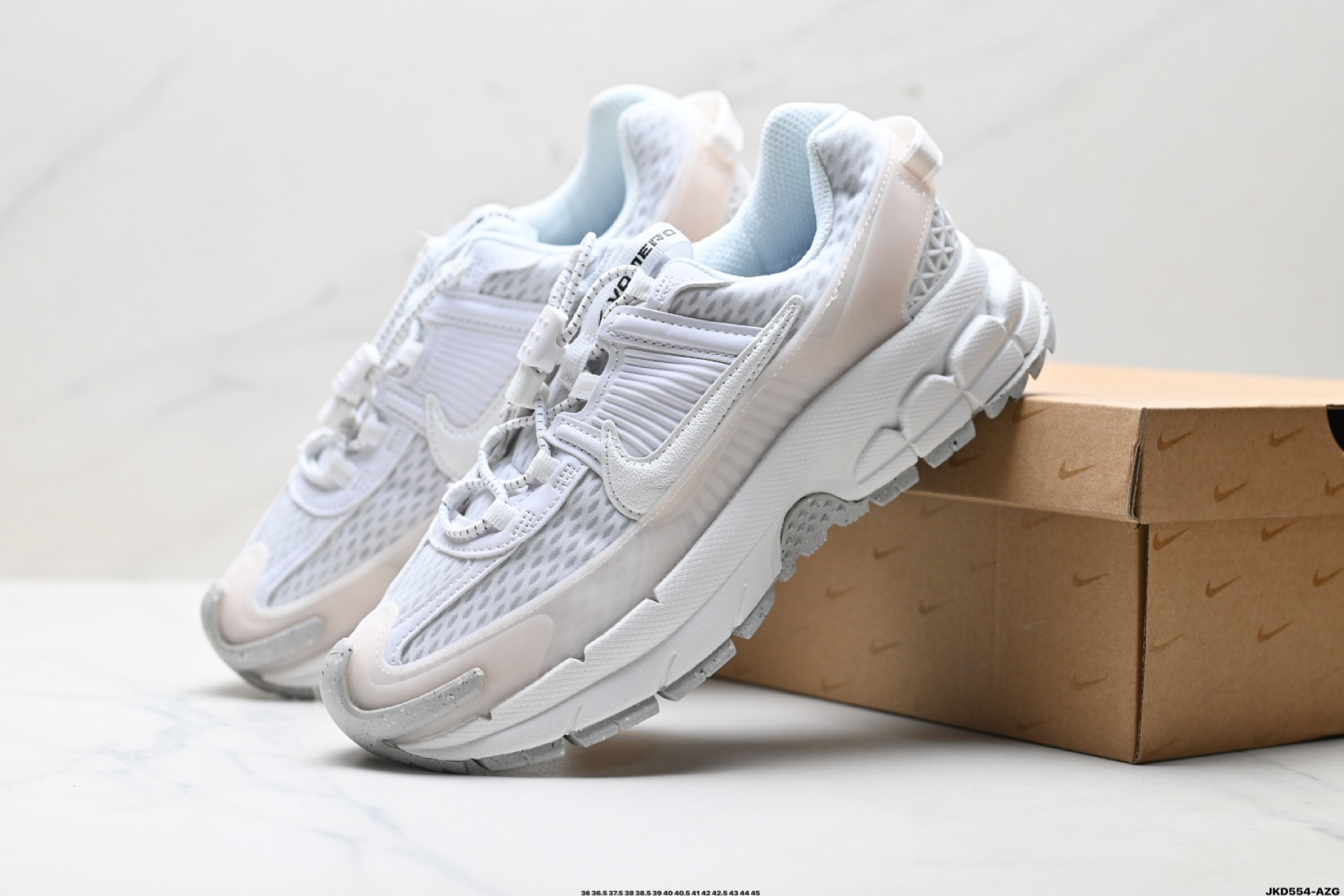 Nike Zoom Vomero Roam 耐克 复古休闲运动慢跑鞋 HQ2181-003