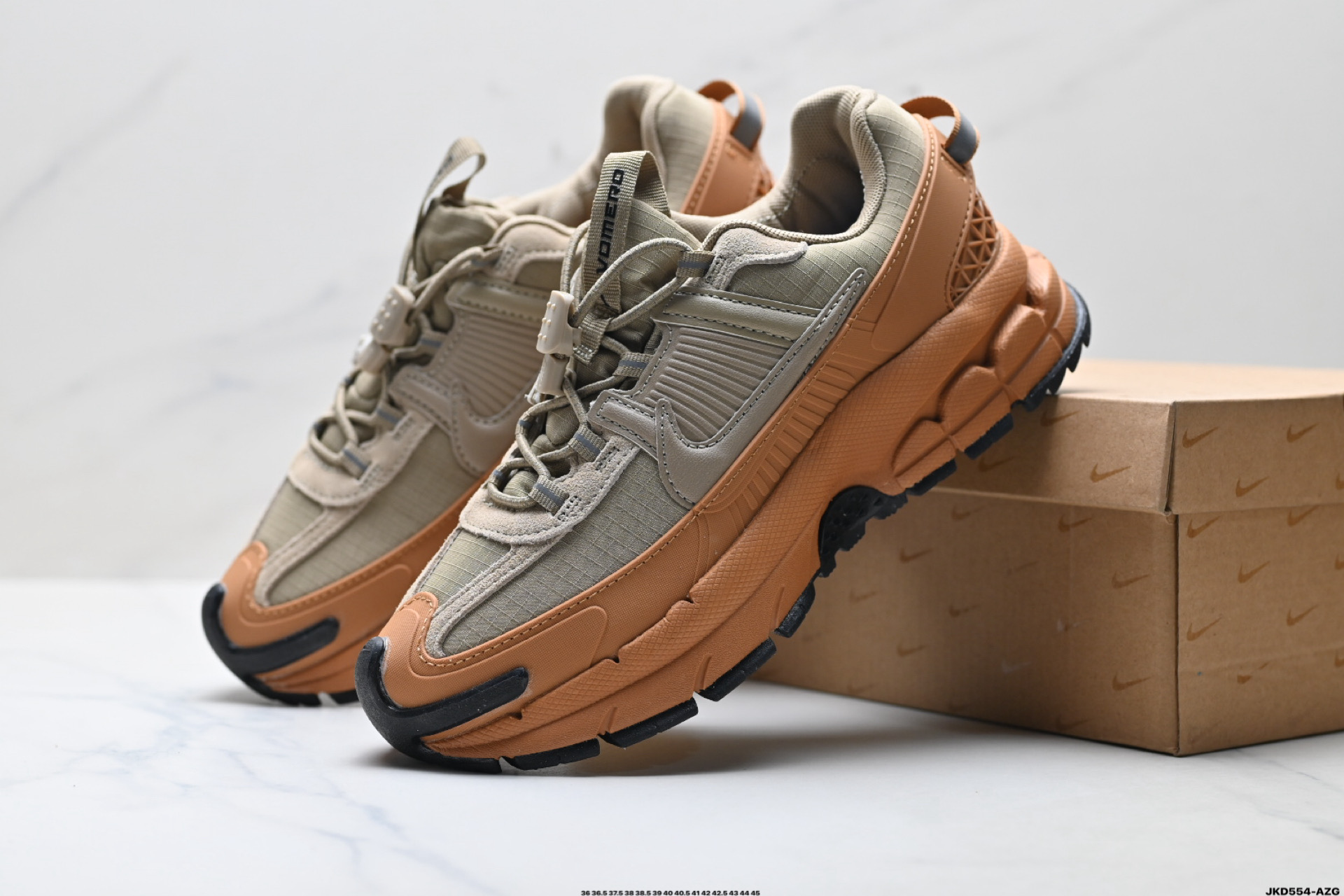 Nike Zoom Vomero Roam 耐克 复古休闲运动慢跑鞋 HQ2181-003