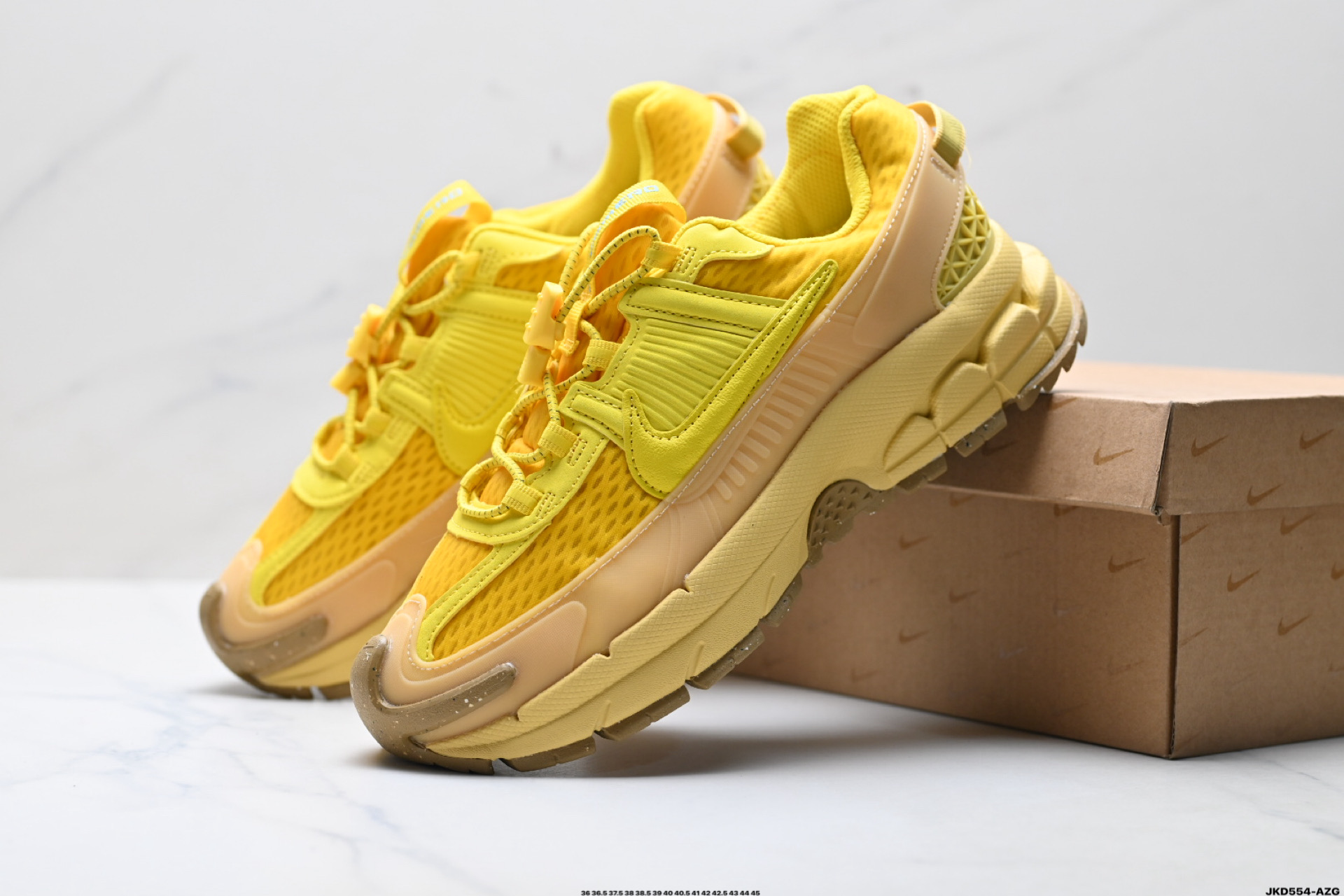 Nike Zoom Vomero Roam 耐克 复古休闲运动慢跑鞋 HQ2181-003