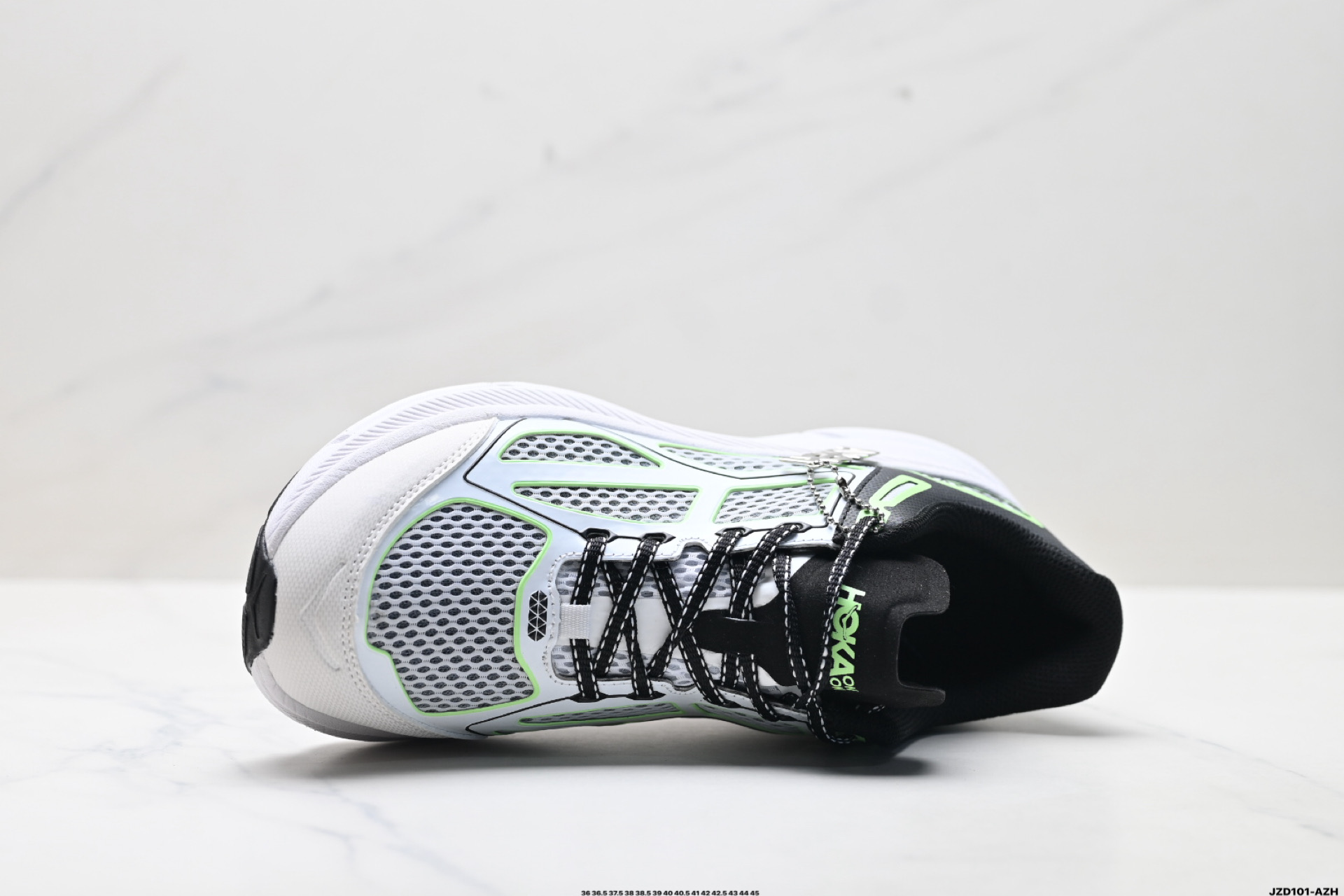 💰170
公司级✅HOKA M CLIFTON ONE9 轻量低帮户外越野跑鞋 户外山脉越野轻量运动跑鞋
鞋面用轻的无缝架构 鞋带用了弹性不易松脱的扁宽弹性鞋带 轻薄的TPU贴在透气的鞋面上
前掌与中掌部分进行加宽 橡胶大底 EVA缓震鞋底用滚动平衡技术引导跑者自然步态
货号:1155370
尺码:36 36.5 37.5 38 38.5 39 40 40.5 41 42 42.5 43 44 45
ID:JZD101-AZH