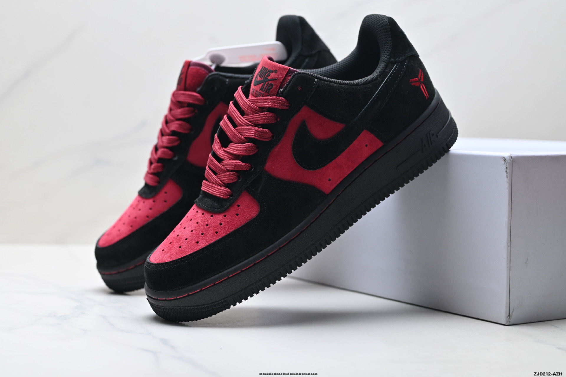 NIKE AIR FORCE 1‘07 LV8 CW2288-111