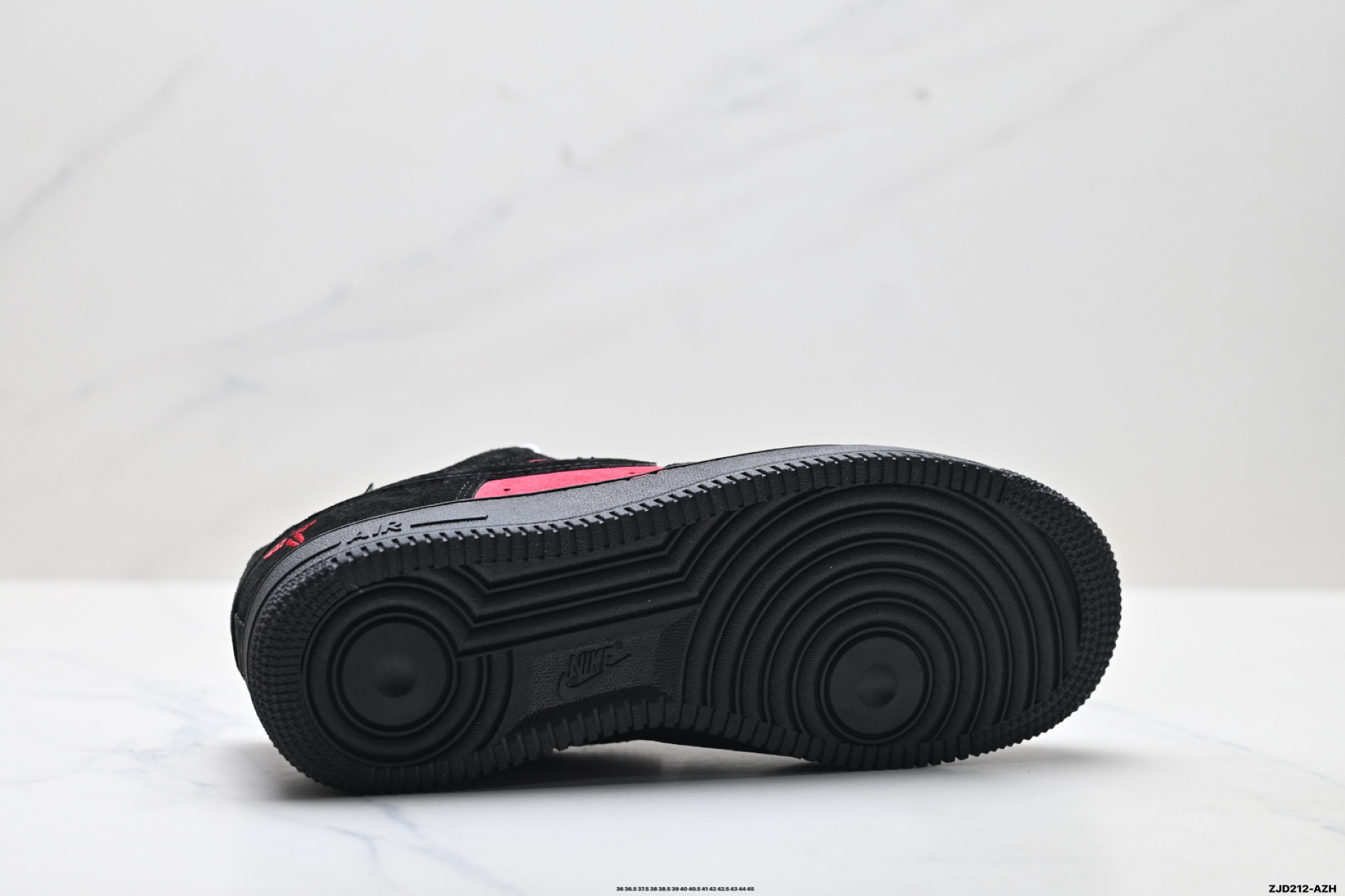 NIKE AIR FORCE 1‘07 LV8 CW2288-111