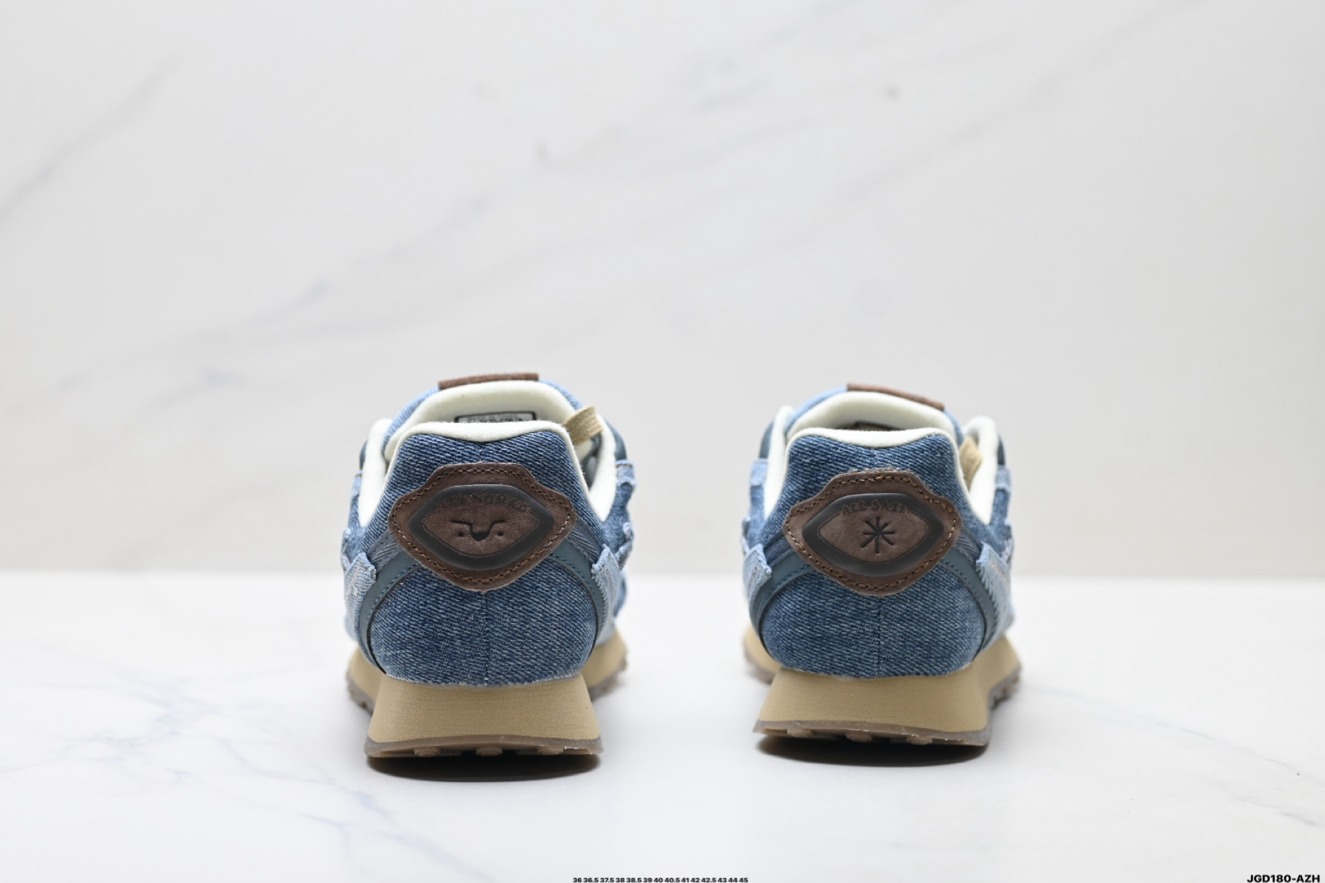 💰210
公司级✅Mizuno美津浓 LG 60S 2K 舒适百搭 做旧设计 德训 薄底防滑耐磨 低帮休闲鞋
Y2K与60S的时空碰撞 趋势破壁 沿袭MIZUNO经典薄底跑鞋廓形全新年轻化鞋面设计 释出质感与活力兼具的LG 60S 2K
麂皮质感温润柔和 LOGO精致点缀 步履之间 邂逅自在的优雅 全鞋面做旧工艺处理 色基底上局部龟裂 旧化纹理设计 褪去新鞋生硬感
货号:D1GH242103
尺码:36 36.5 37.5 38 38.5 39 40 40.5 41 42 42.5 43 44 45
ID:JGD180-AZH