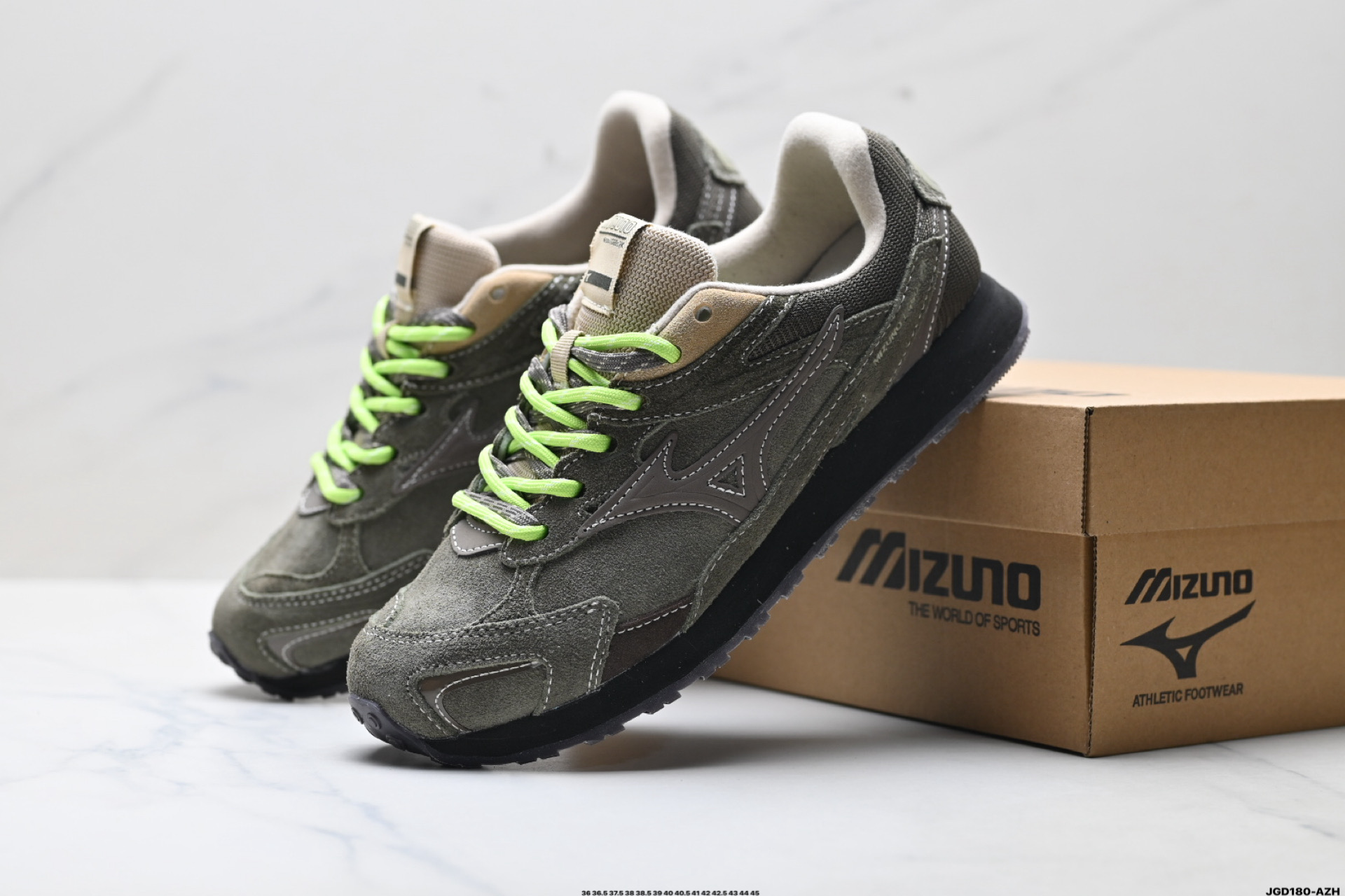 🈴💰160
公司级✅Mizuno美津浓 LG 60S 2K 舒适百搭 做旧设计 德训 薄底防滑耐磨 低帮休闲鞋
Y2K与60S的时空碰撞 趋势破壁 沿袭MIZUNO经典薄底跑鞋廓形全新年轻化鞋面设计 释出质感与活力兼具的LG 60S 2K
麂皮质感温润柔和 LOGO精致点缀 步履之间 邂逅自在的优雅 全鞋面做旧工艺处理 色基底上局部龟裂 旧化纹理设计 褪去新鞋生硬感
货号:D1GH242103
尺码:36 36.5 37.5 38 38.5 39 40 40.5 41 42 42.5 43 44 45
ID:JGD180-AZH