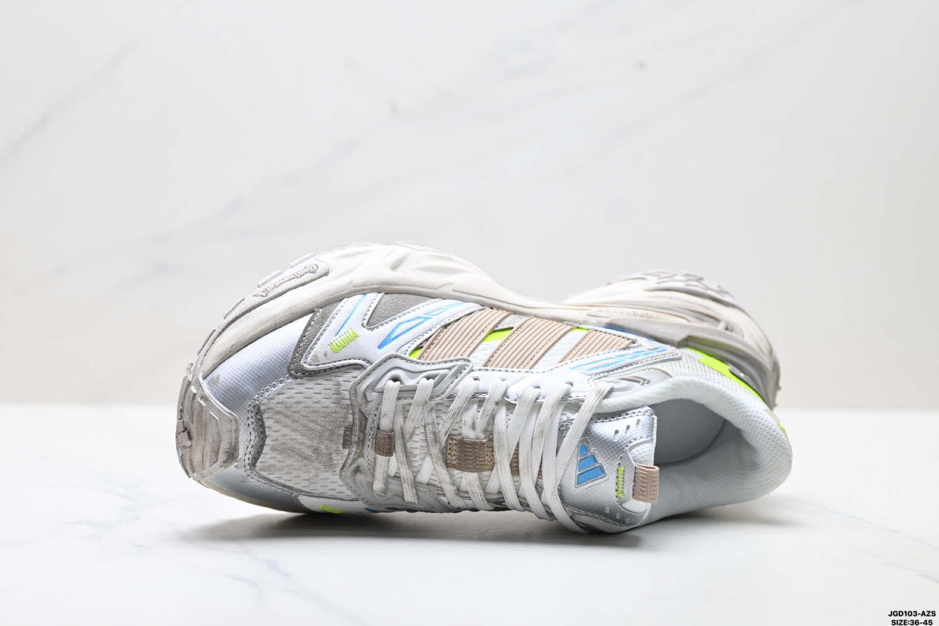 公司级✅Adidas XLG STORM EDGE 阿迪达斯 舒适 防滑 老爹鞋 鞋面由轻薄透气的网布制成 提供卓越的空气流通性能 中底使用品牌独有的Bounce缓震技术 帮助减少地面对关节的冲击力 提升整体的舒适性 鞋子的设计风格简约大气 同时兼顾功能性和美感 适用于各种场景 货号:JS0059 ID:JGD103-AZS